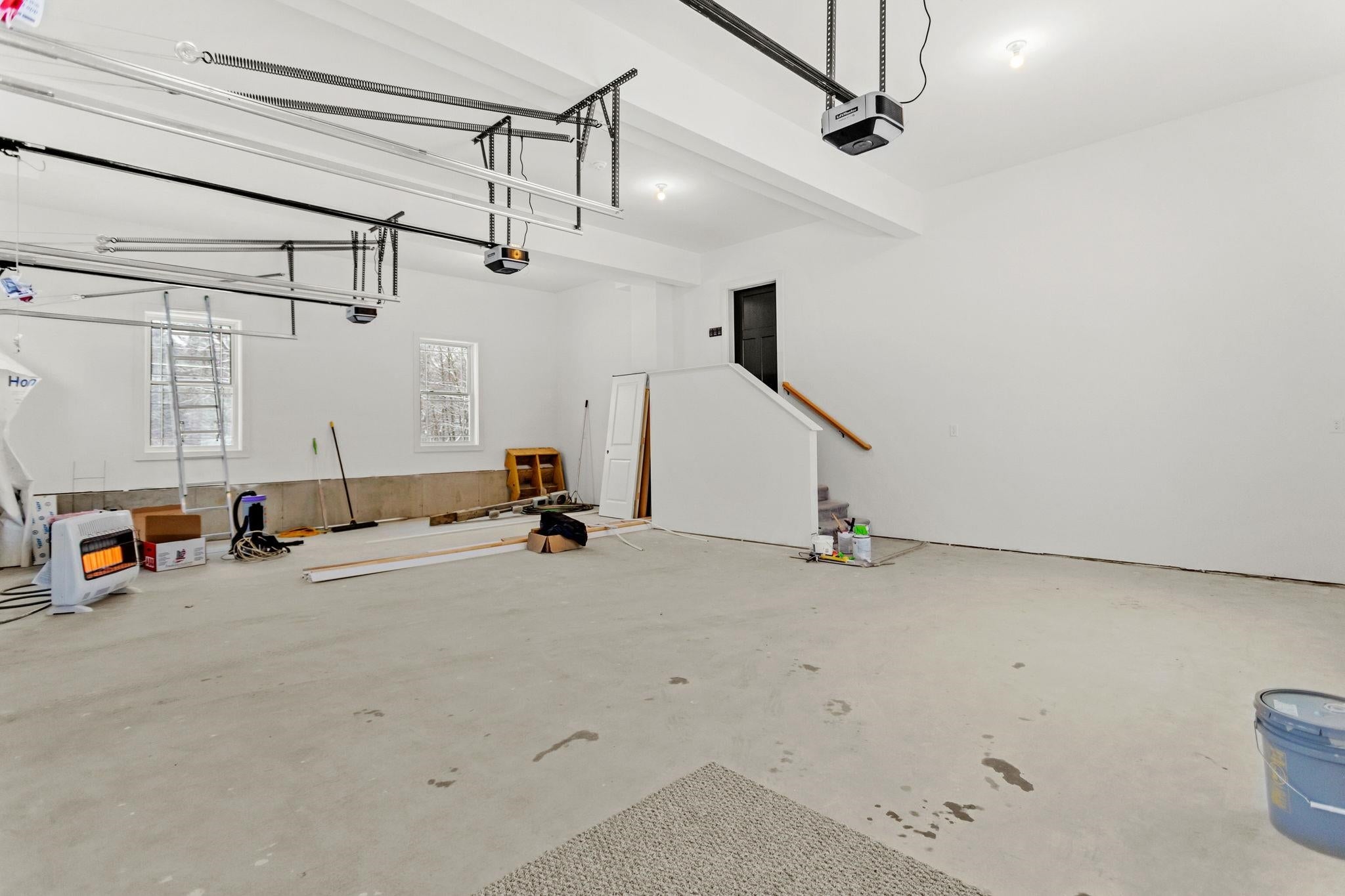 Auburn, New Hampshire, 03032, United States, 4 Bedrooms Bedrooms, ,4 BathroomsBathrooms,Residential,Active,2001063