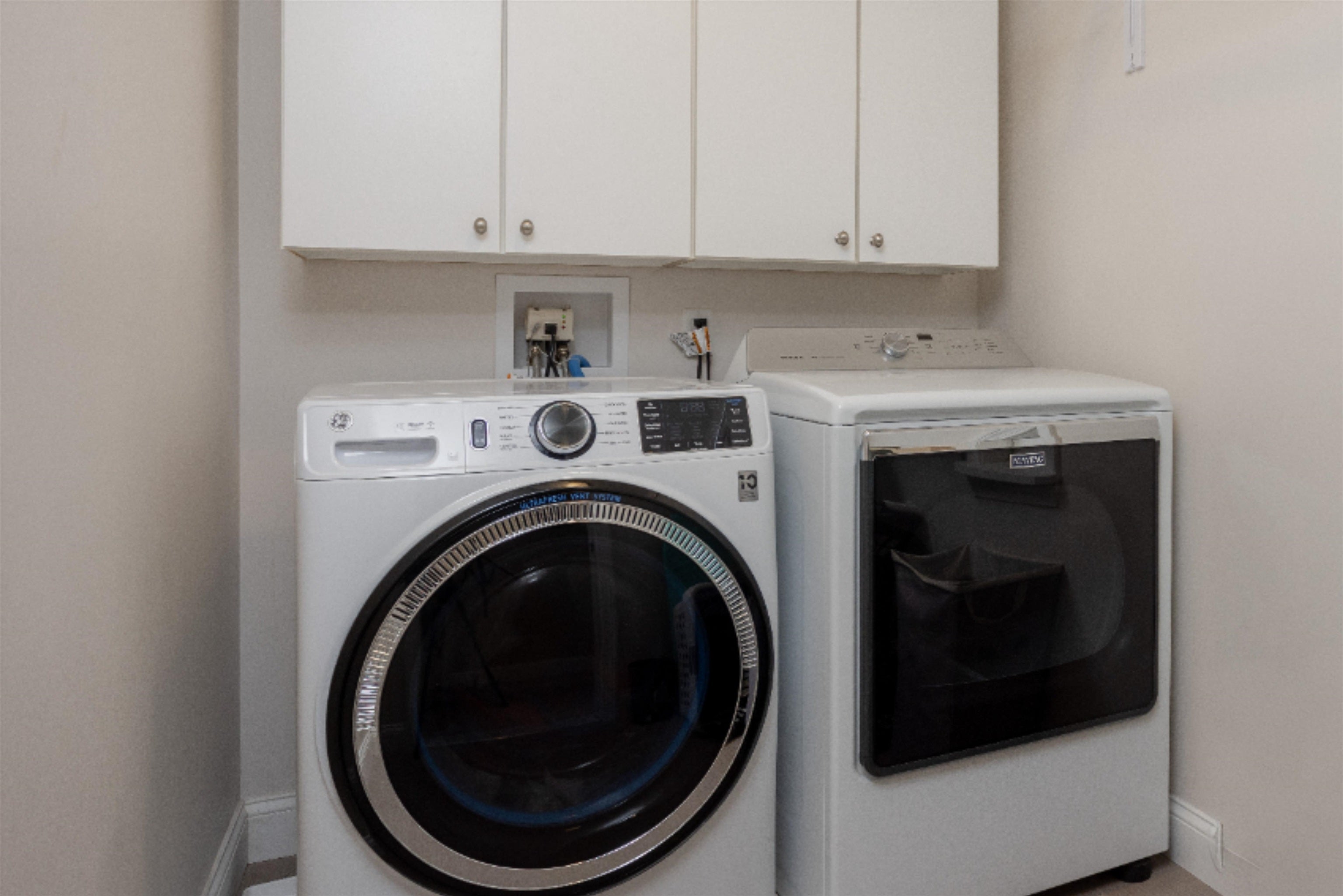 Shelburne, Vermont, 05482, United States, 3 Bedrooms Bedrooms, ,4 BathroomsBathrooms,Residential,Active,1962170