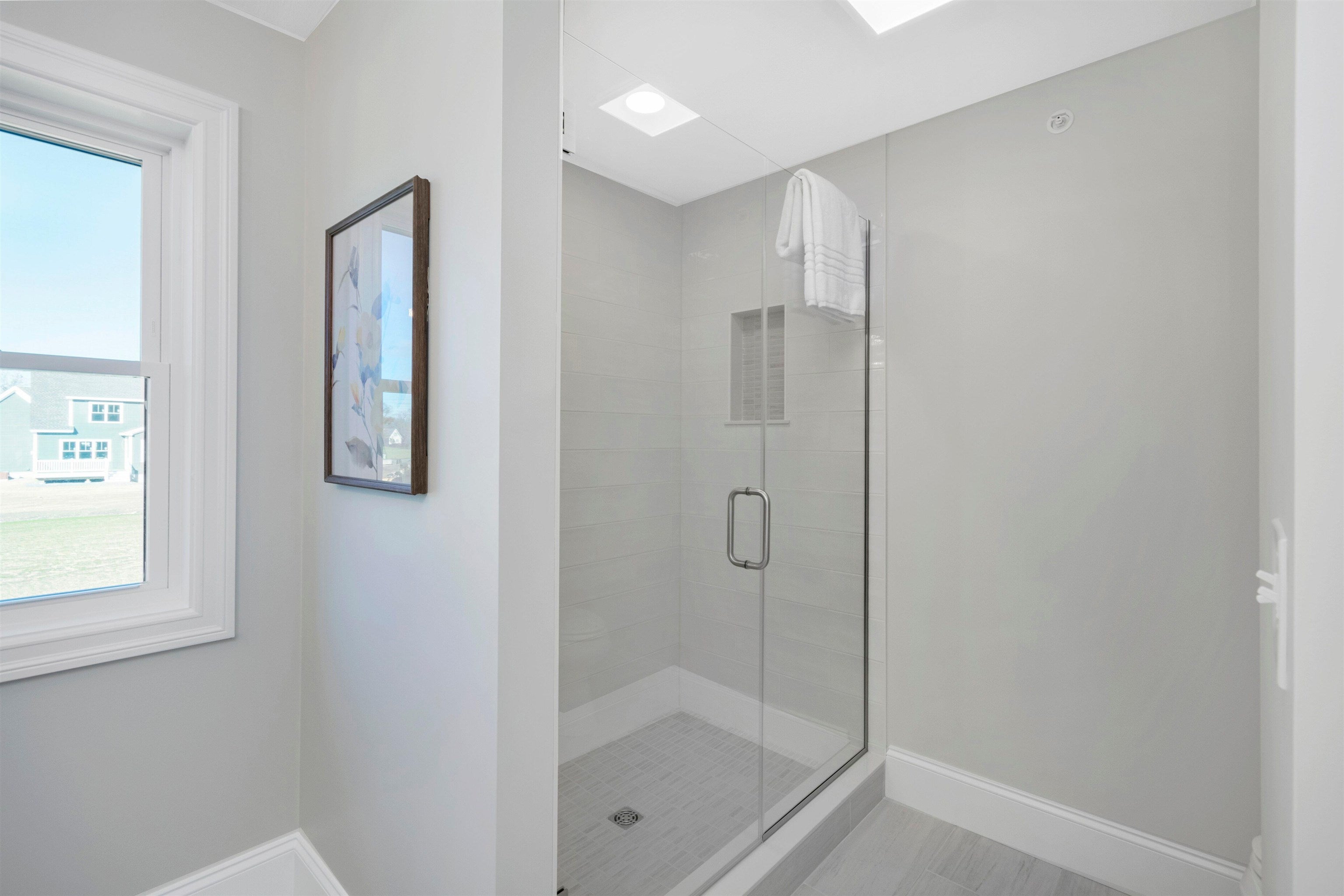 Hudson, New Hampshire, 03051, United States, 5 Bedrooms Bedrooms, ,4 BathroomsBathrooms,Residential,Active,1945207