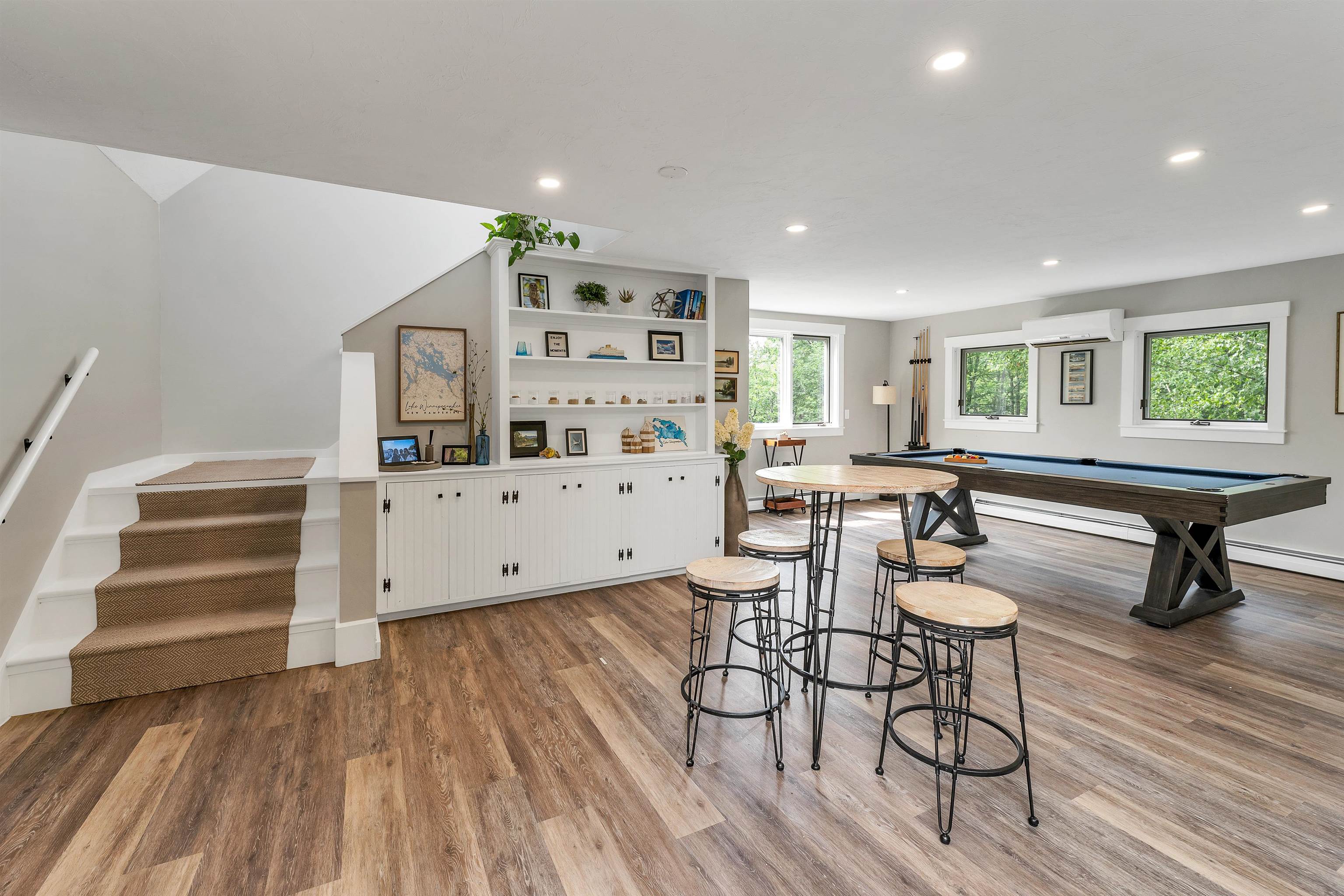 Meredith, New Hampshire, 03253, United States, 4 Bedrooms Bedrooms, ,5 BathroomsBathrooms,Residential,Pending,2045598