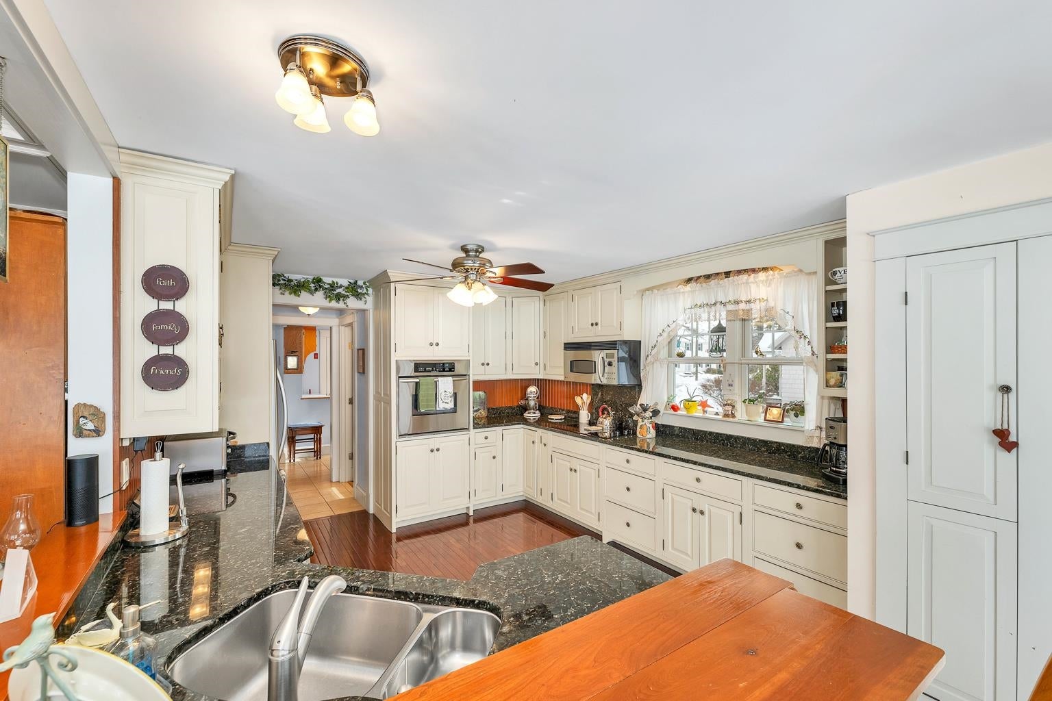 Laconia, New Hampshire, 03246, United States, 4 Bedrooms Bedrooms, ,4 BathroomsBathrooms,Residential,Active,1704917