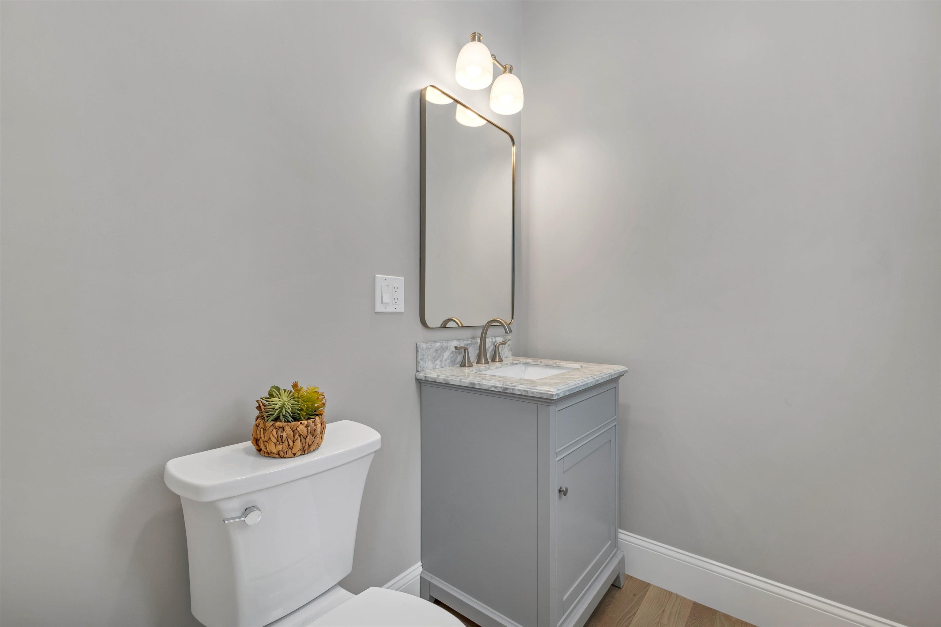 Meredith, New Hampshire, 03253, United States, 4 Bedrooms Bedrooms, ,5 BathroomsBathrooms,Residential,Active,1970998