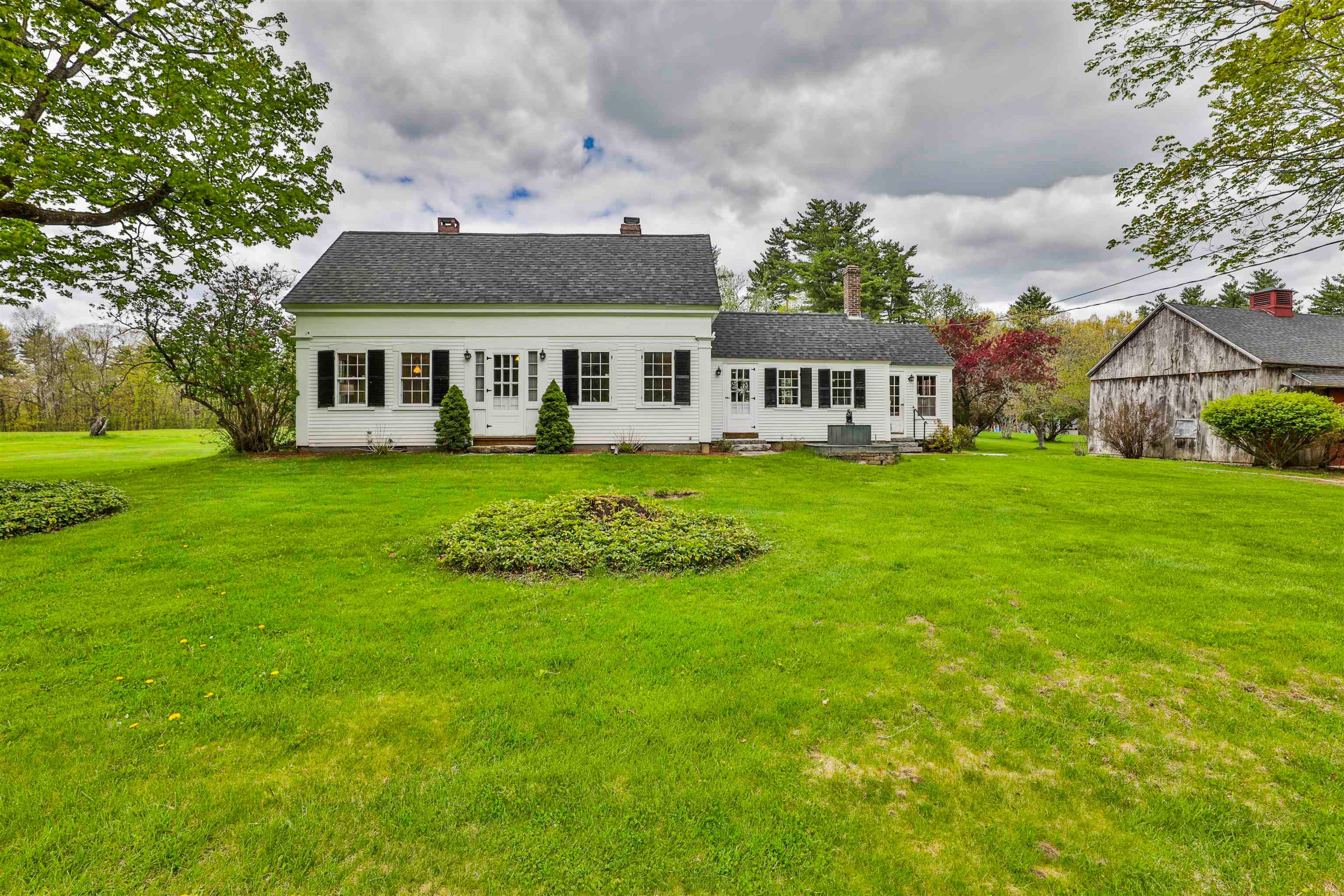 Derry, New Hampshire, 03038, United States, 3 Bedrooms Bedrooms, ,2 BathroomsBathrooms,Residential,Pending,2045748