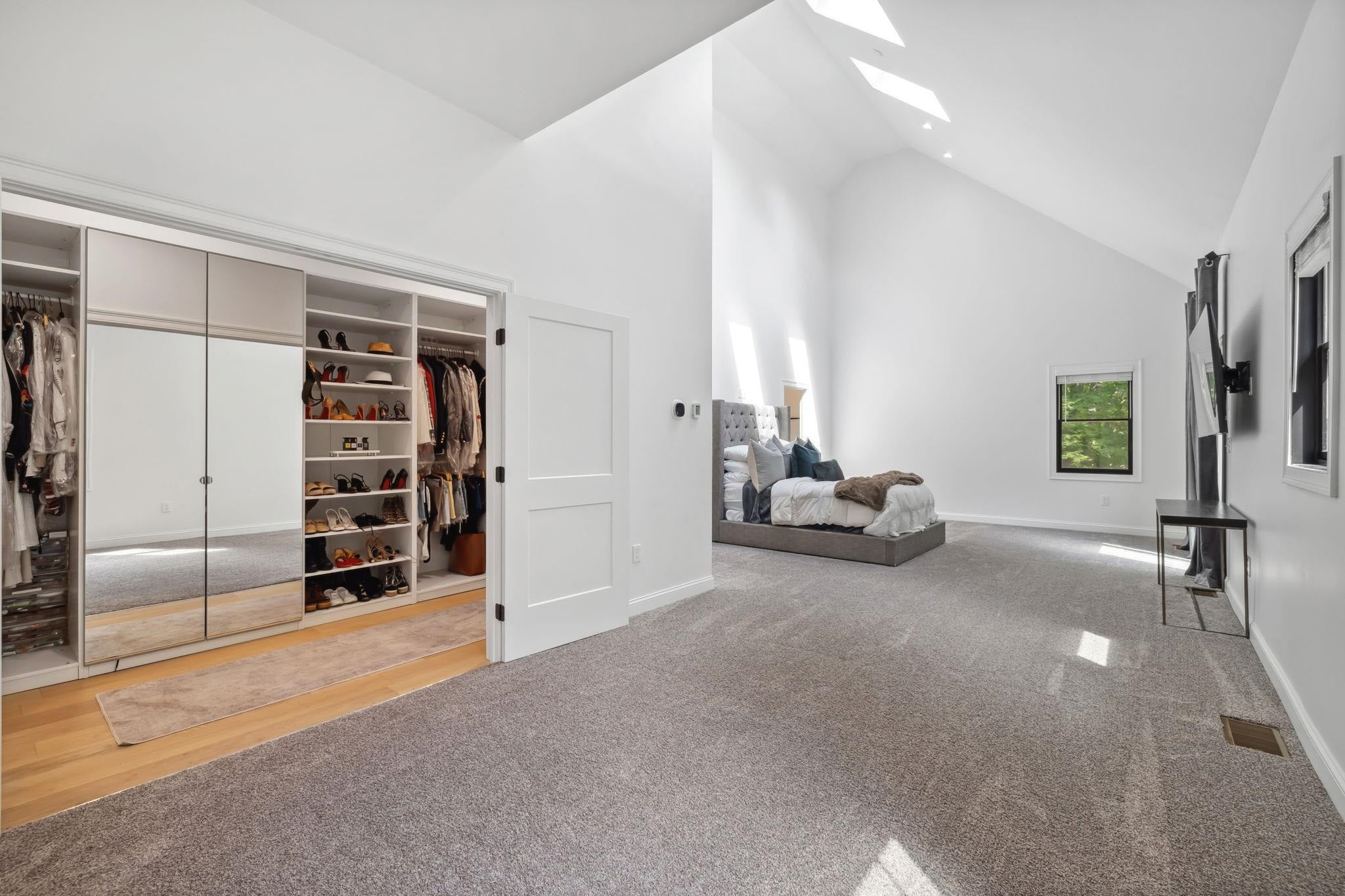 Bedford, New Hampshire, 03110, United States, 7 Bedrooms Bedrooms, ,6 BathroomsBathrooms,Residential,Active,1703132