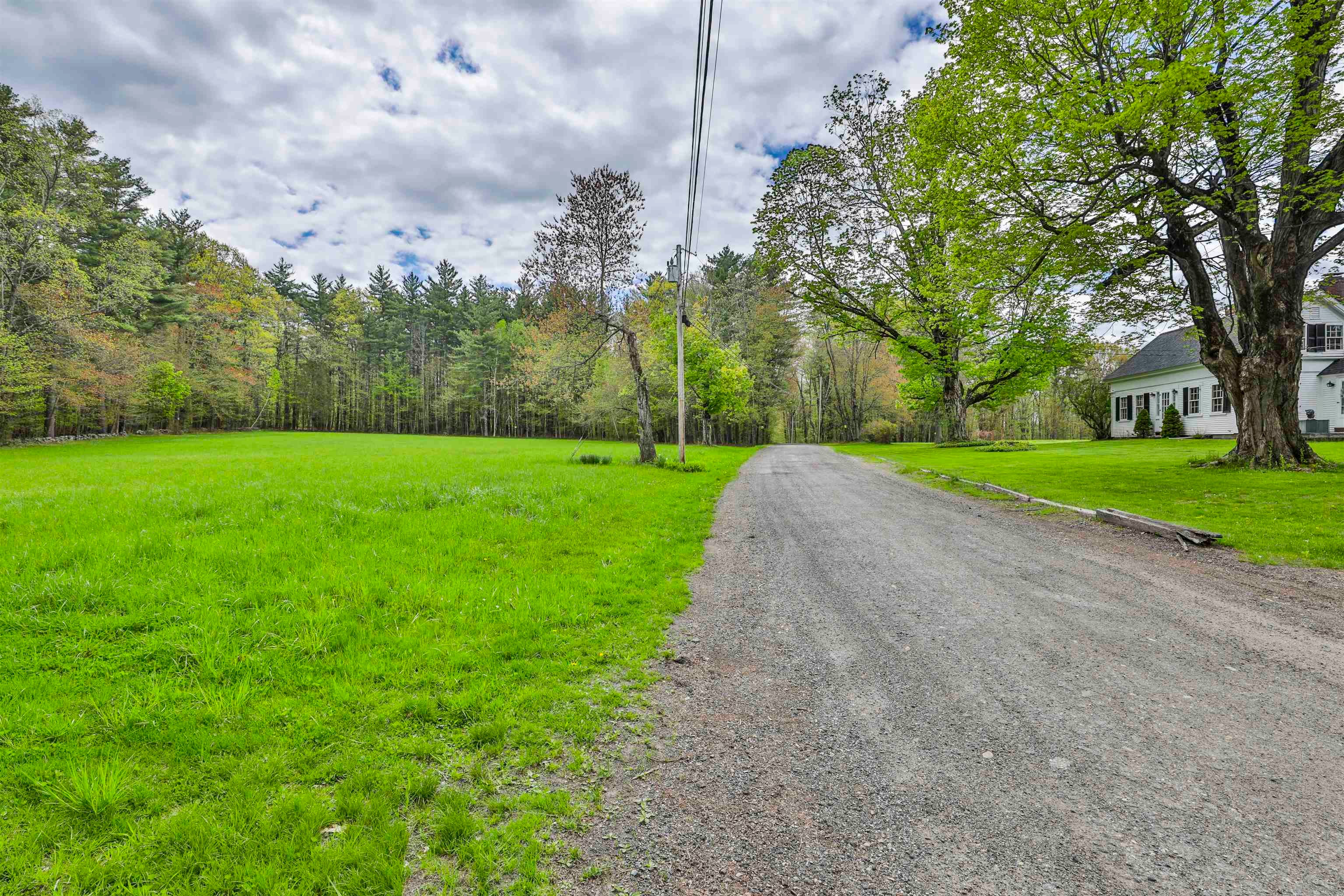 Derry, New Hampshire, 03038, United States, 3 Bedrooms Bedrooms, ,2 BathroomsBathrooms,Residential,Pending,2045748