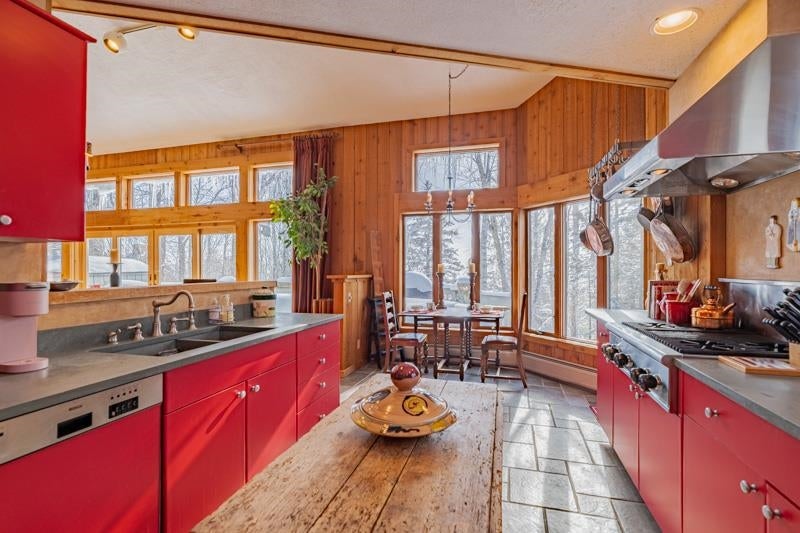 Peru, Vermont, 05152, United States, 5 Bedrooms Bedrooms, ,5 BathroomsBathrooms,Residential,Active,2014570