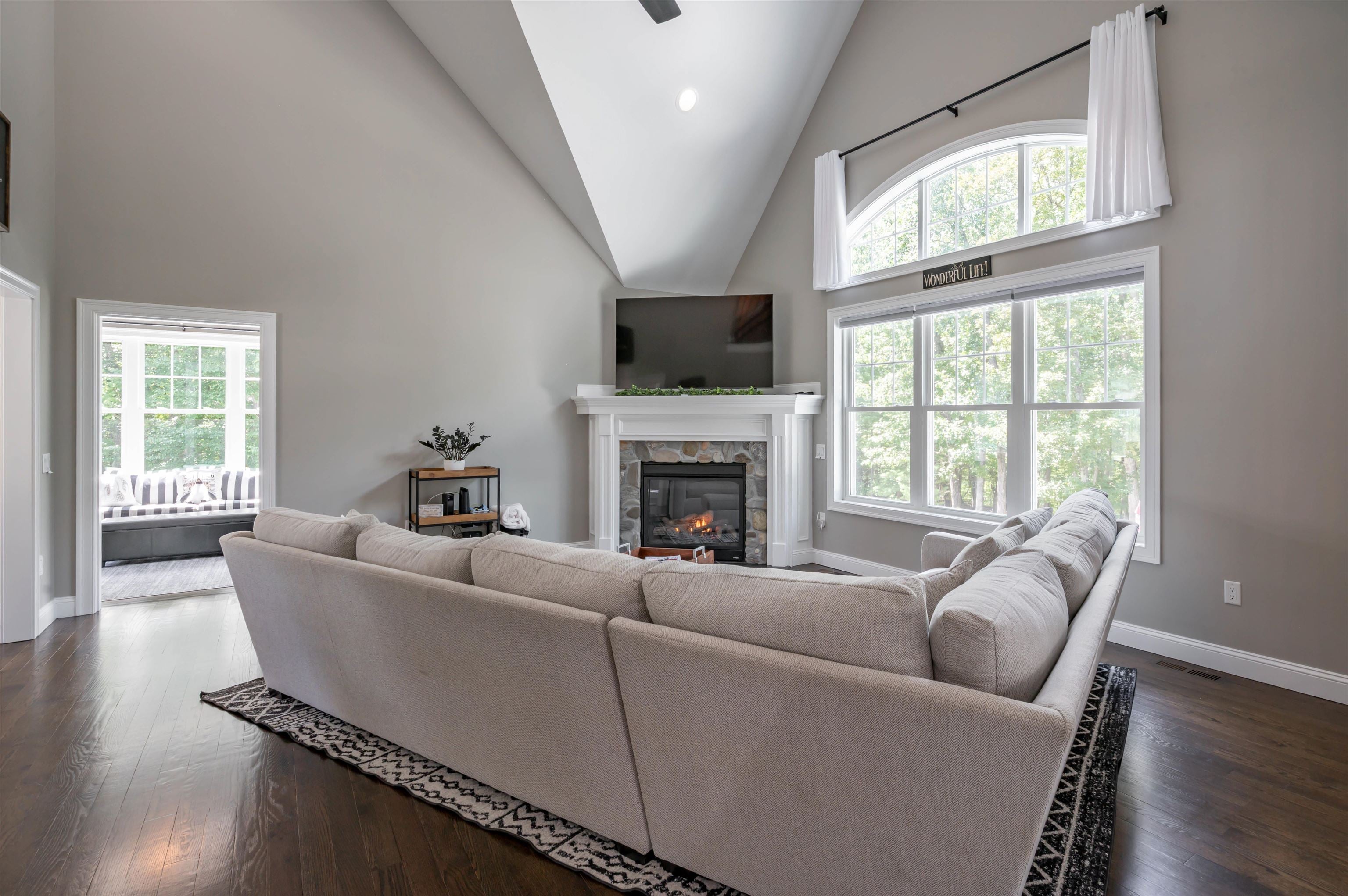 Hollis, New Hampshire, 03049, United States, 4 Bedrooms Bedrooms, ,3 BathroomsBathrooms,Residential,Active,1927665