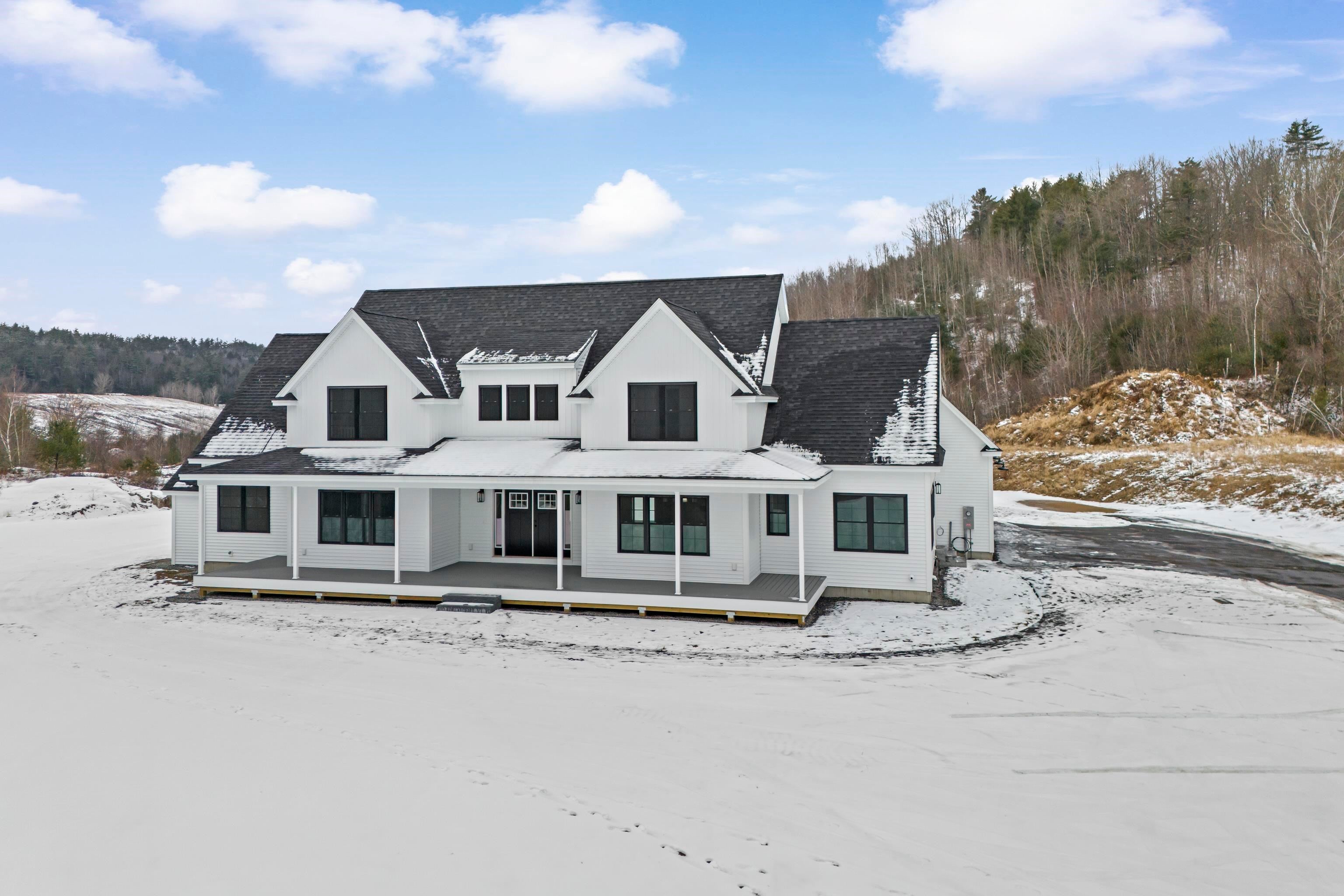 New Boston, New Hampshire, 03070, United States, ,4 BathroomsBathrooms,Residential,Pending,1786809