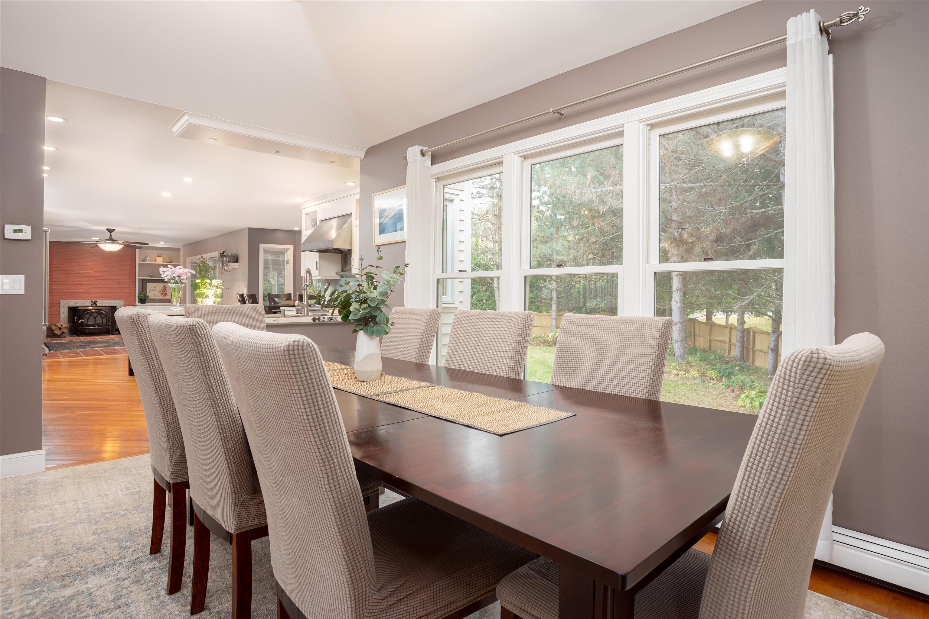 Shelburne, Vermont, 05482, United States, 3 Bedrooms Bedrooms, ,4 BathroomsBathrooms,Residential,Active,1962170