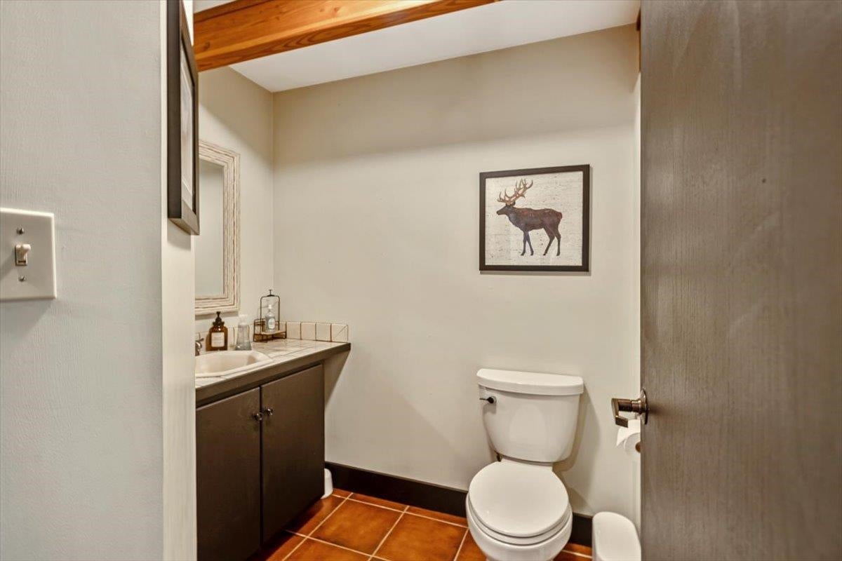 Stowe, Vermont, 05672, United States, 4 Bedrooms Bedrooms, ,3 BathroomsBathrooms,Residential,Pending,1843882