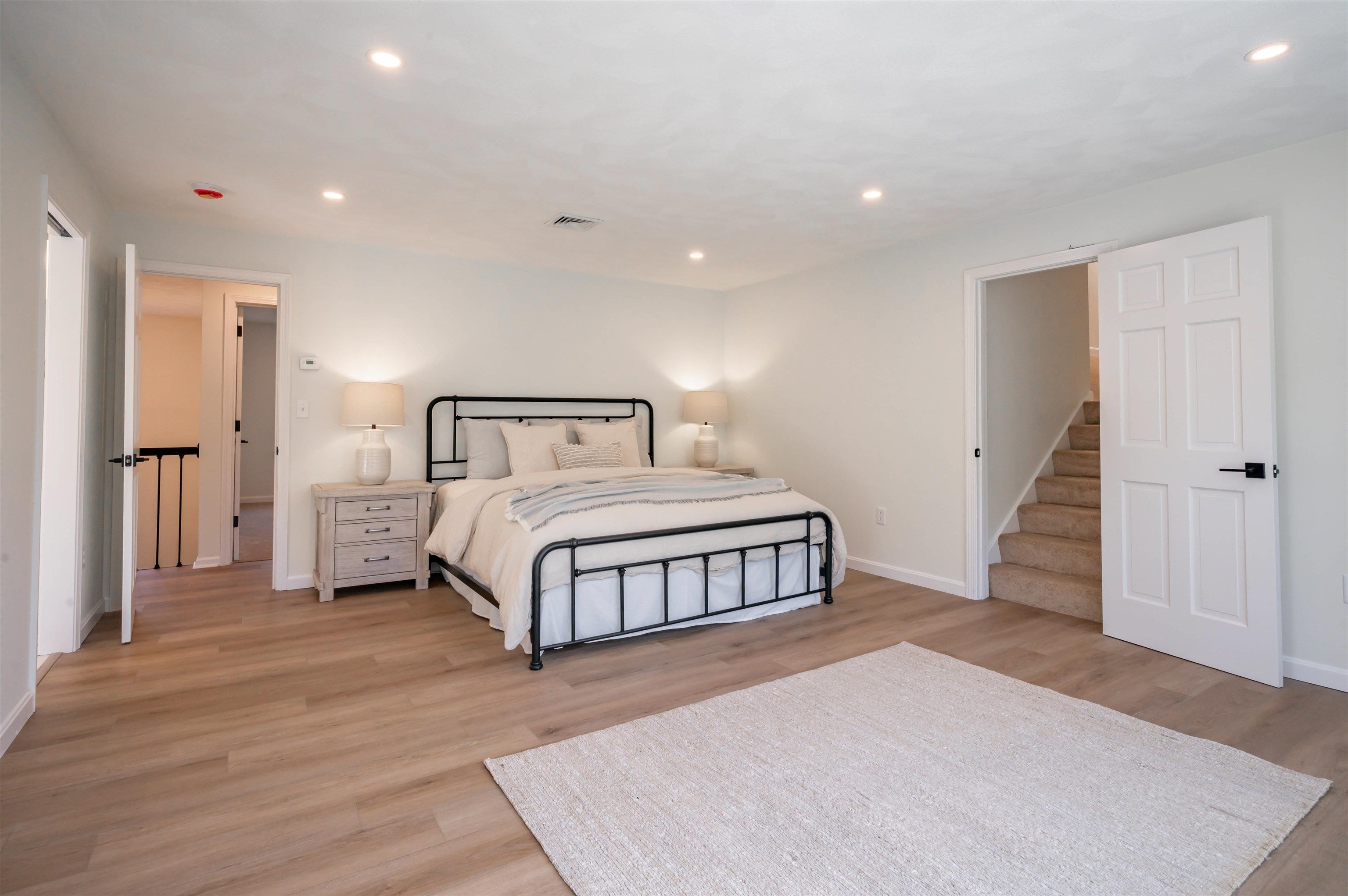 Salem, New Hampshire, 03079, United States, 4 Bedrooms Bedrooms, ,4 BathroomsBathrooms,Residential,Active,1953671