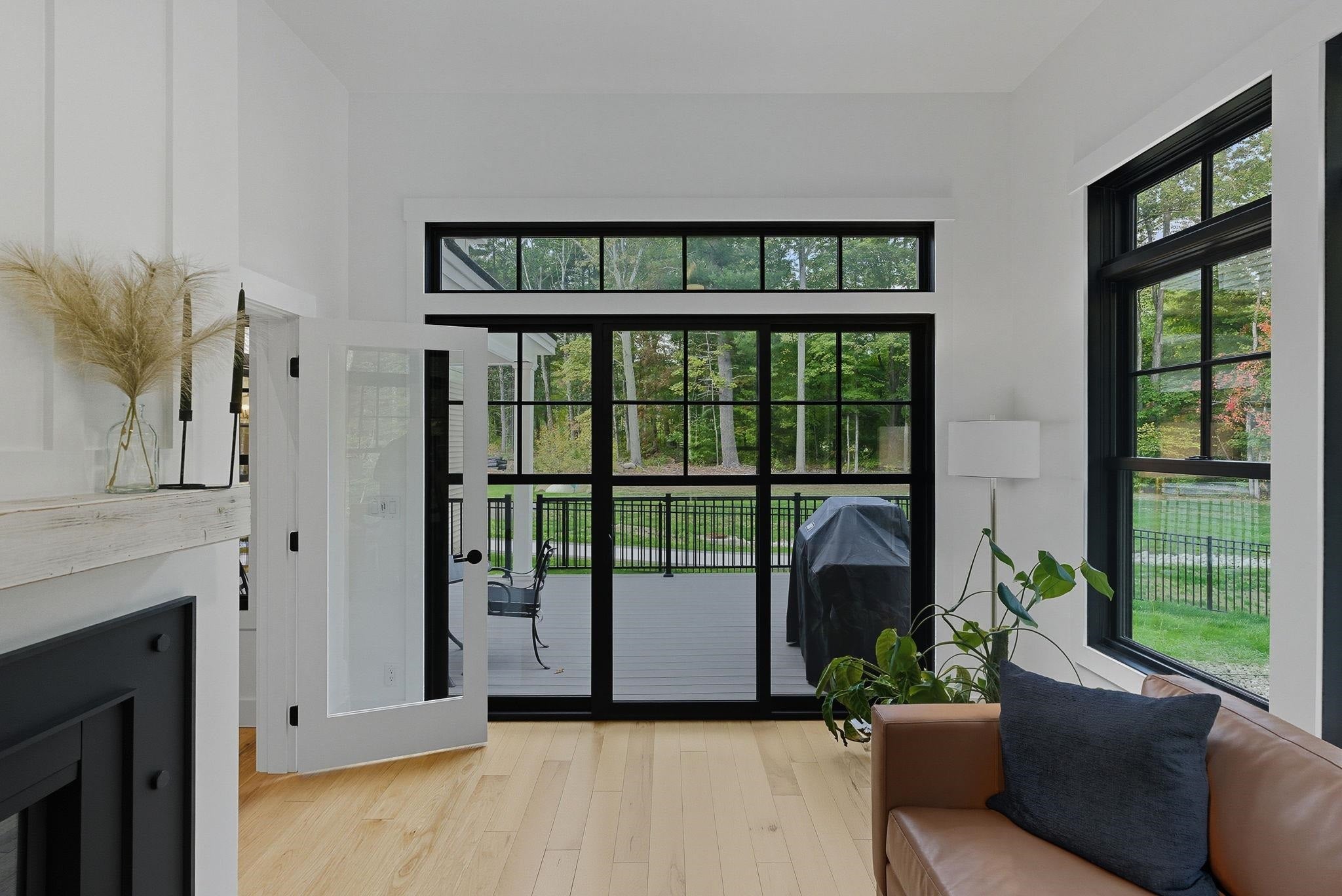 Hollis, New Hampshire, 03049, United States, 4 Bedrooms Bedrooms, ,3 BathroomsBathrooms,Residential,Active,1945249