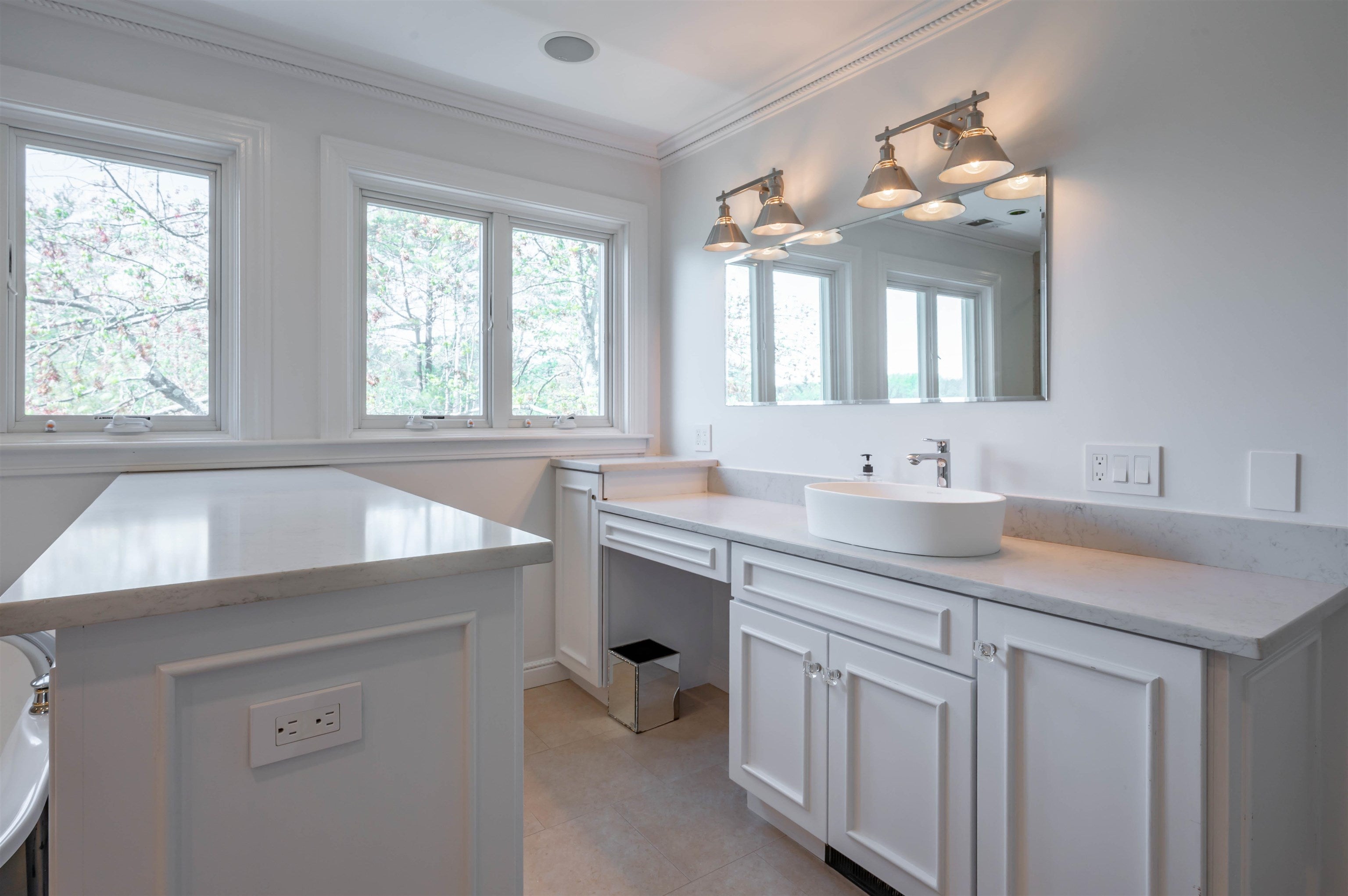 Hampton Falls, New Hampshire, 03844, United States, 7 Bedrooms Bedrooms, ,7 BathroomsBathrooms,Residential,Active,1820328