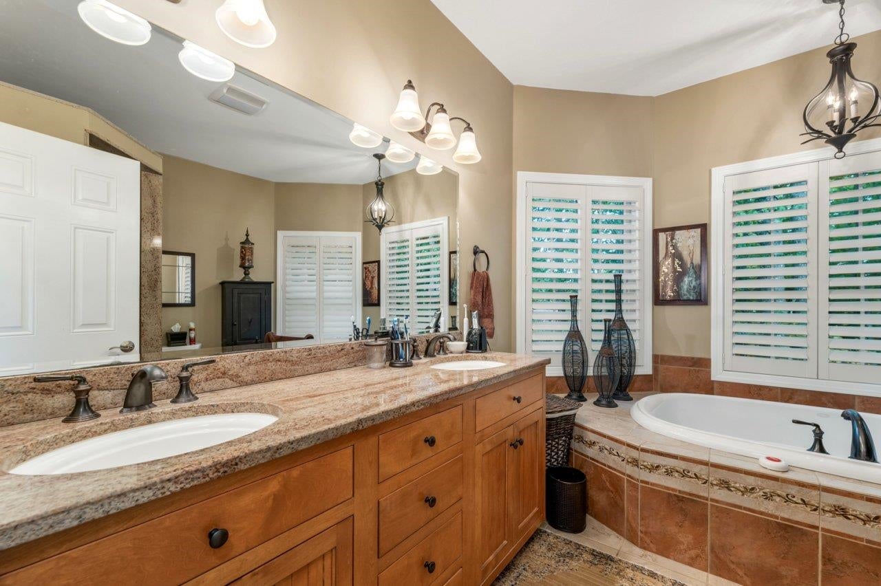 Center Harbor, New Hampshire, 03226, United States, 4 Bedrooms Bedrooms, ,5 BathroomsBathrooms,Residential,Active,1904713