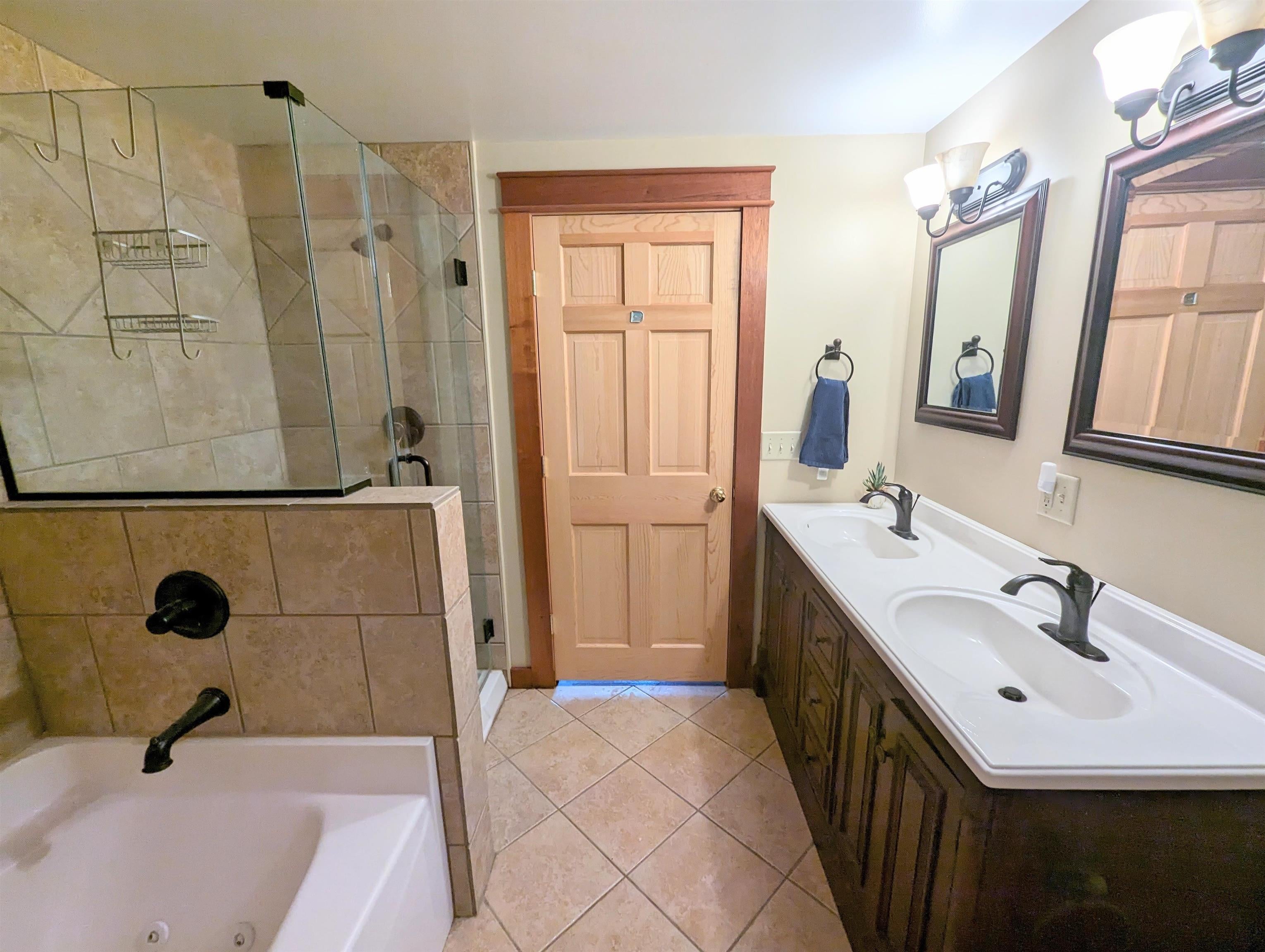 Woodbury, Vermont, 05681, United States, 3 Bedrooms Bedrooms, ,4 BathroomsBathrooms,Residential,Active,1952476