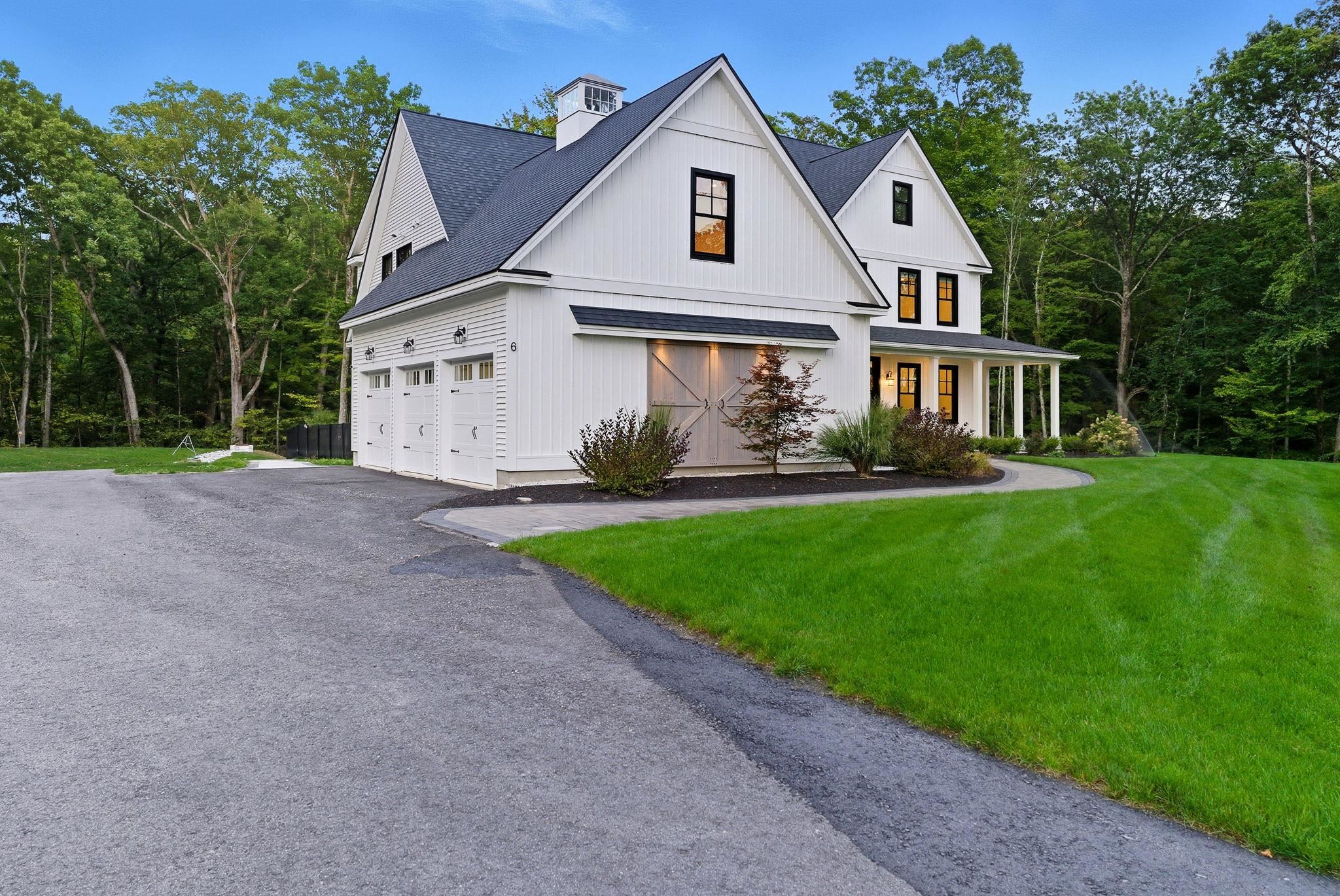 Hollis, New Hampshire, 03049, United States, 4 Bedrooms Bedrooms, ,3 BathroomsBathrooms,Residential,Active,1945249