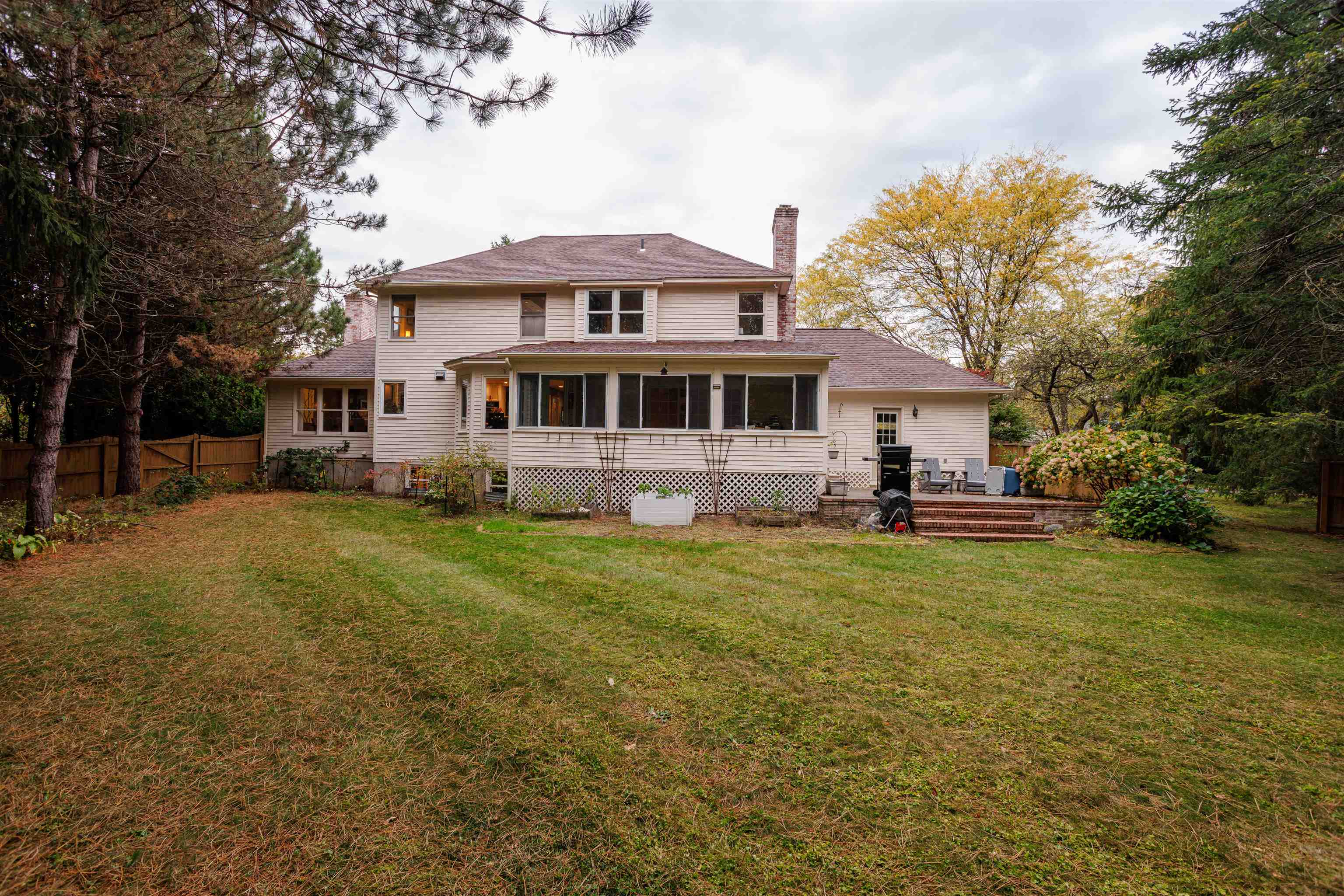 Shelburne, Vermont, 05482, United States, 3 Bedrooms Bedrooms, ,4 BathroomsBathrooms,Residential,Active,1962170
