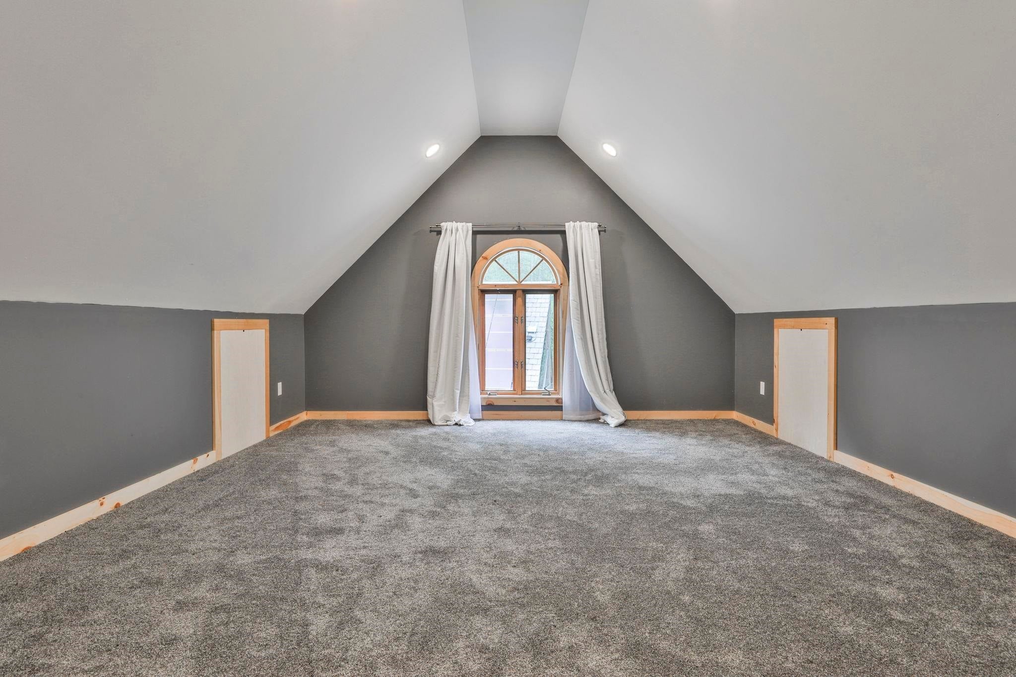 Wilton, New Hampshire, 03086, United States, 5 Bedrooms Bedrooms, ,4 BathroomsBathrooms,Residential,Active,2052126