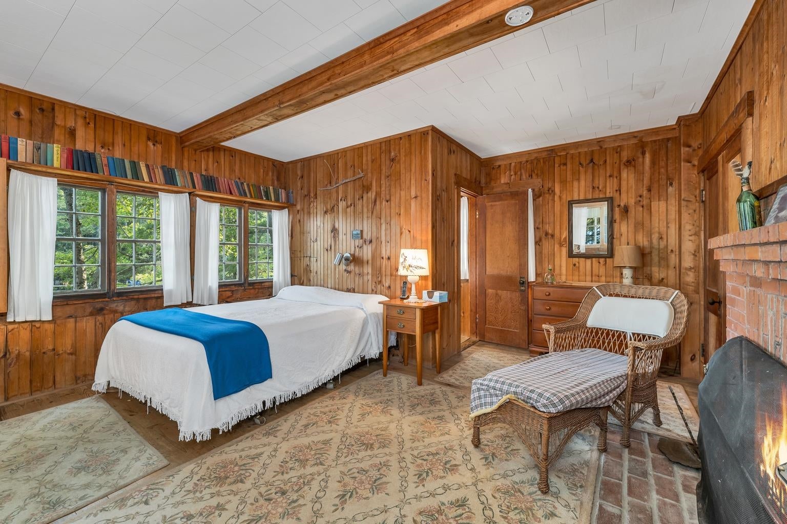 Holderness, New Hampshire, 03245, United States, 4 Bedrooms Bedrooms, ,4 BathroomsBathrooms,Residential,Active,1945064