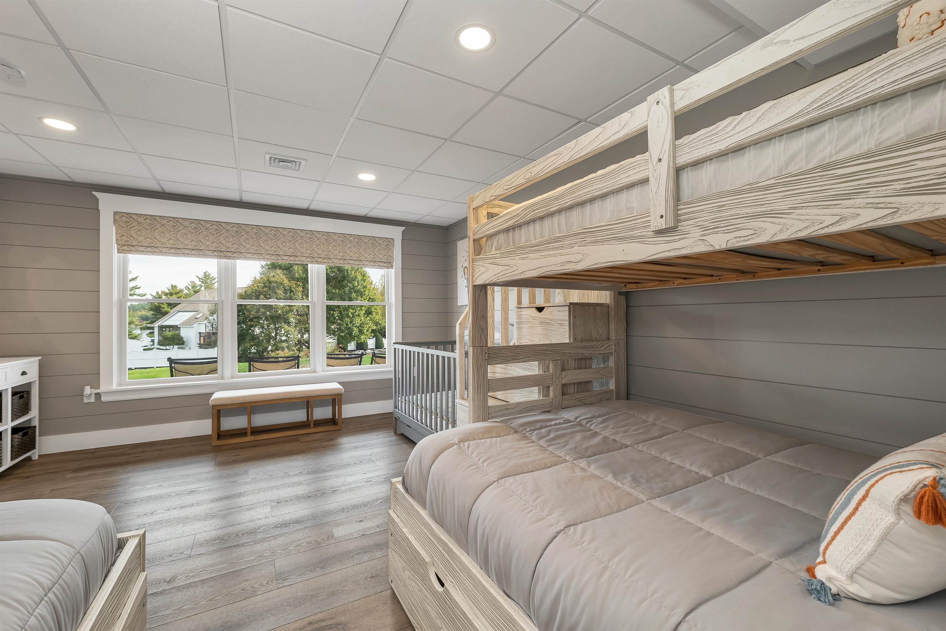 Laconia, New Hampshire, 03246, United States, 5 Bedrooms Bedrooms, ,4 BathroomsBathrooms,Residential,Active,1964500