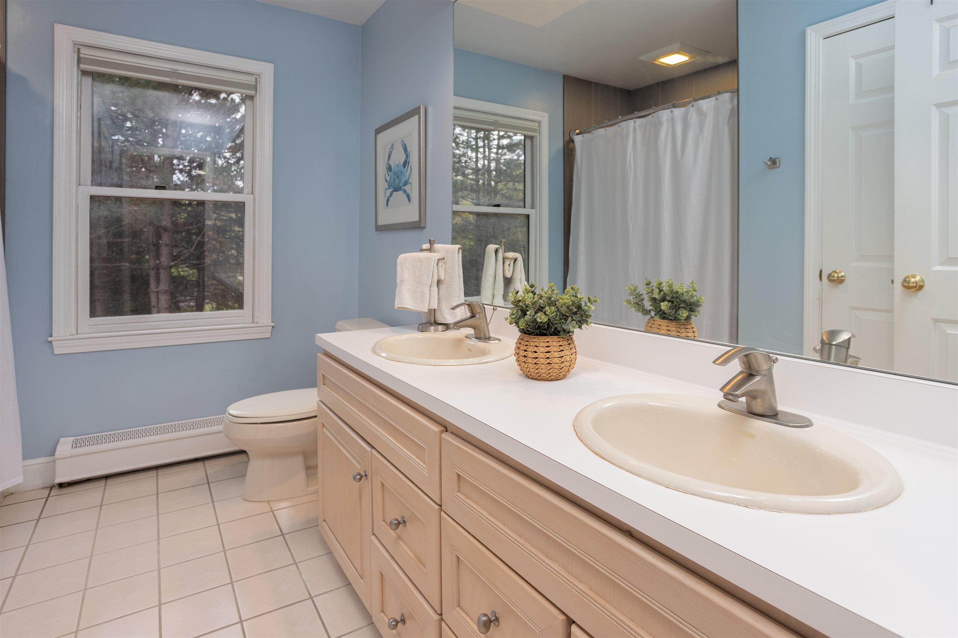 Shelburne, Vermont, 05482, United States, 3 Bedrooms Bedrooms, ,4 BathroomsBathrooms,Residential,Active,1962170