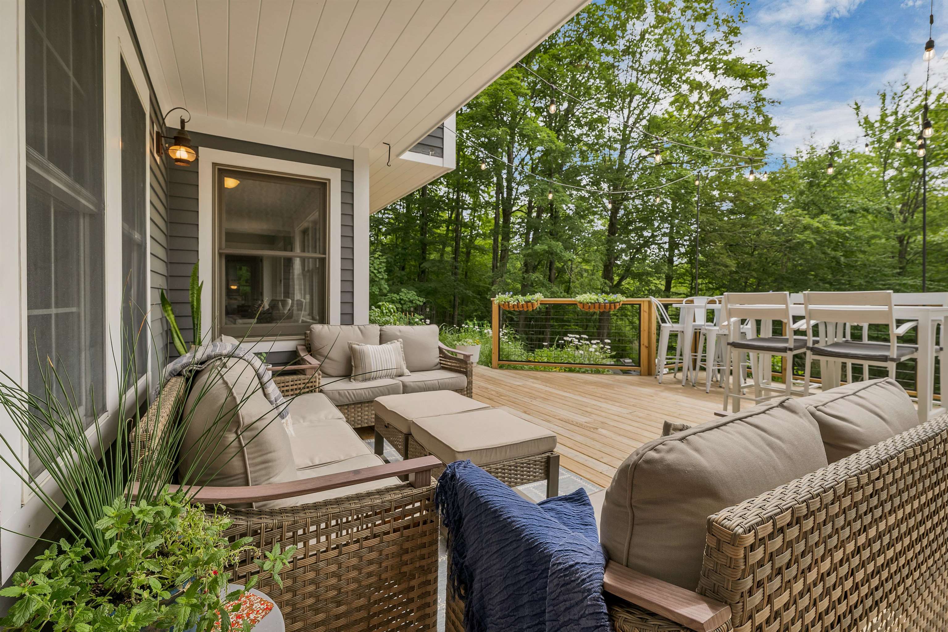 Meredith, New Hampshire, 03253, United States, 4 Bedrooms Bedrooms, ,5 BathroomsBathrooms,Residential,Pending,2045598