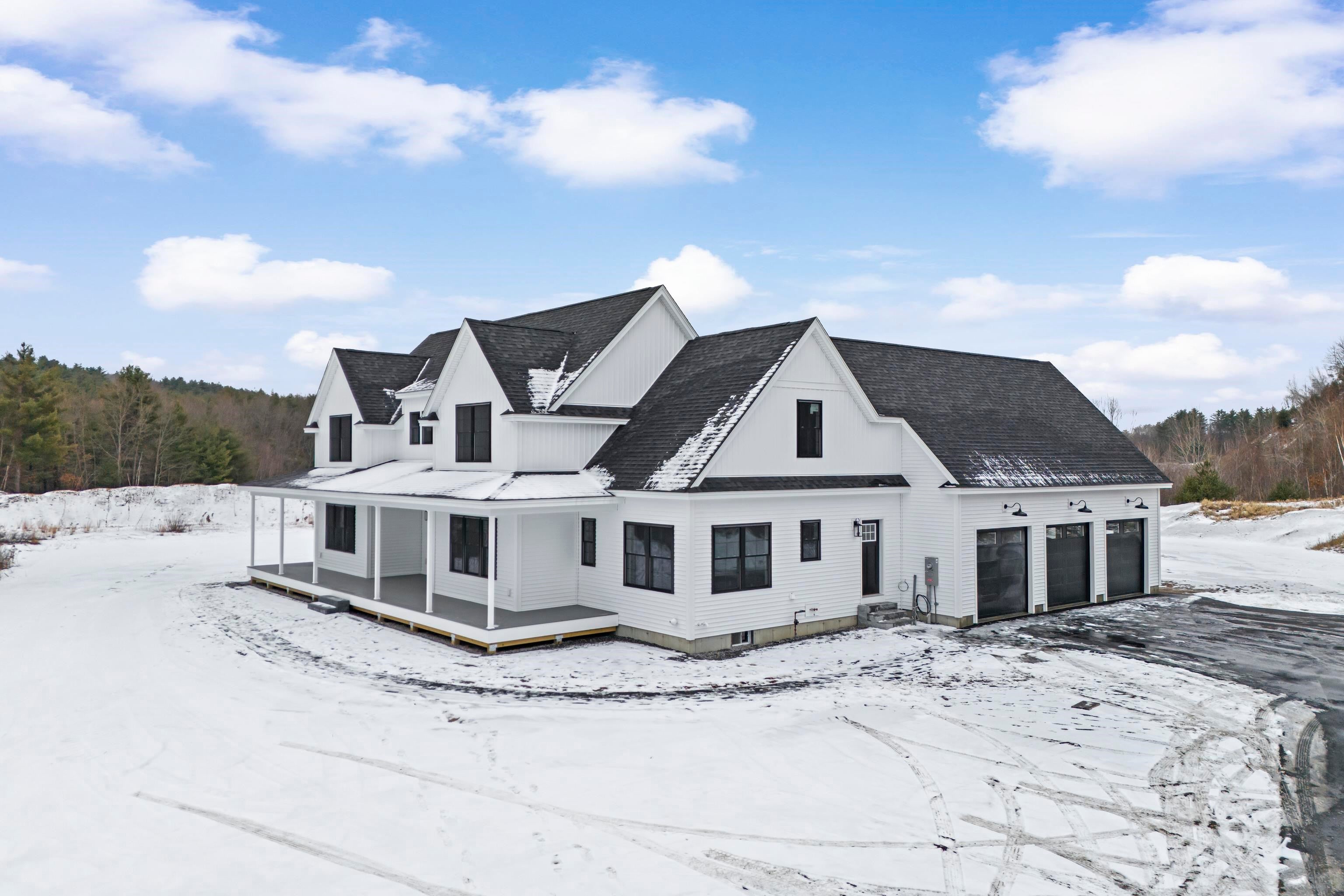 New Boston, New Hampshire, 03070, United States, ,4 BathroomsBathrooms,Residential,Pending,1786809