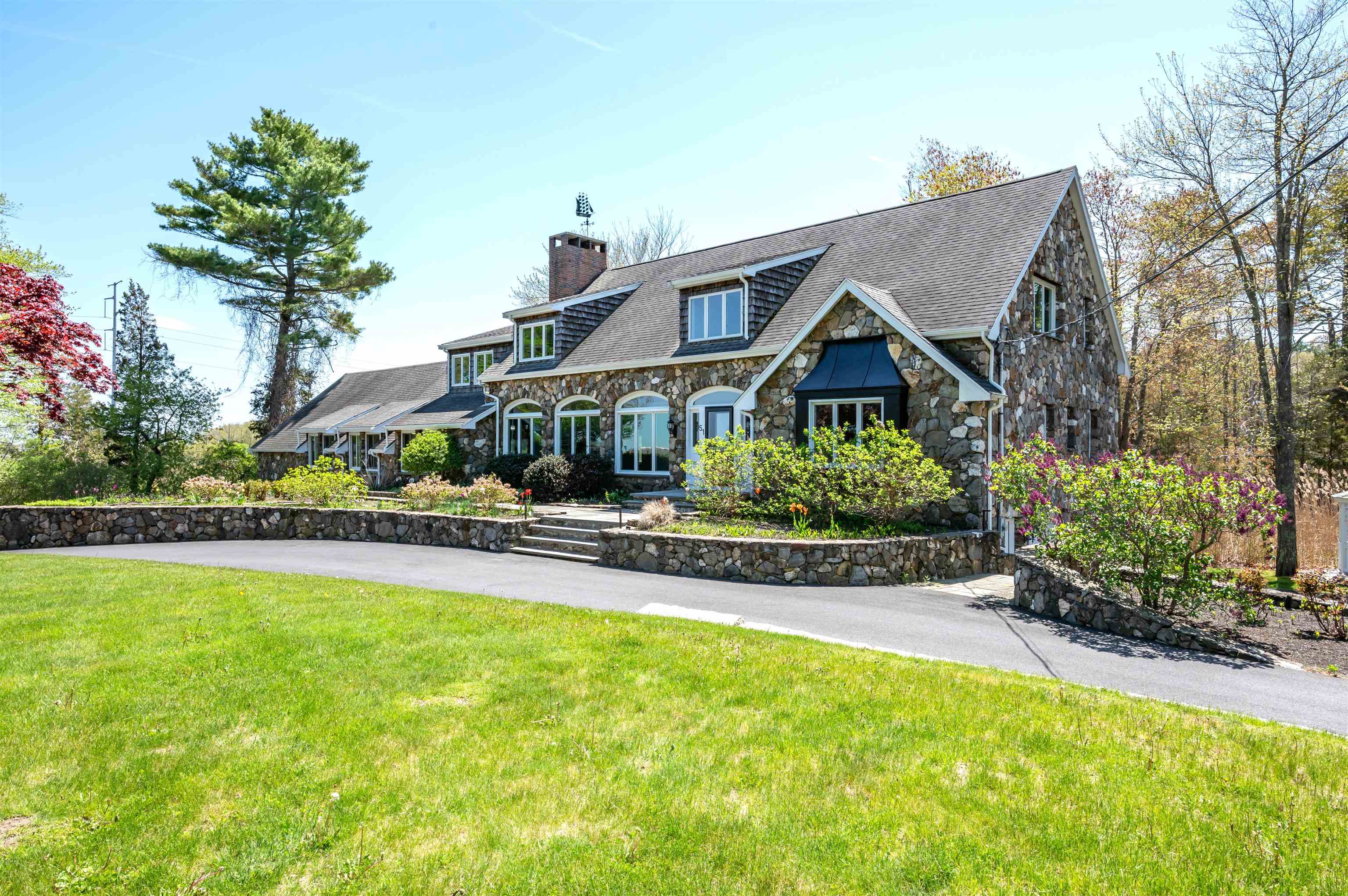 Hampton Falls, New Hampshire, 03844, United States, 7 Bedrooms Bedrooms, ,7 BathroomsBathrooms,Residential,Active,1820328 Hampton Falls, New Hampshire, 03844, United States, 7 Bedrooms Bedrooms, ,7 BathroomsBathrooms,Residential,Active,1820328