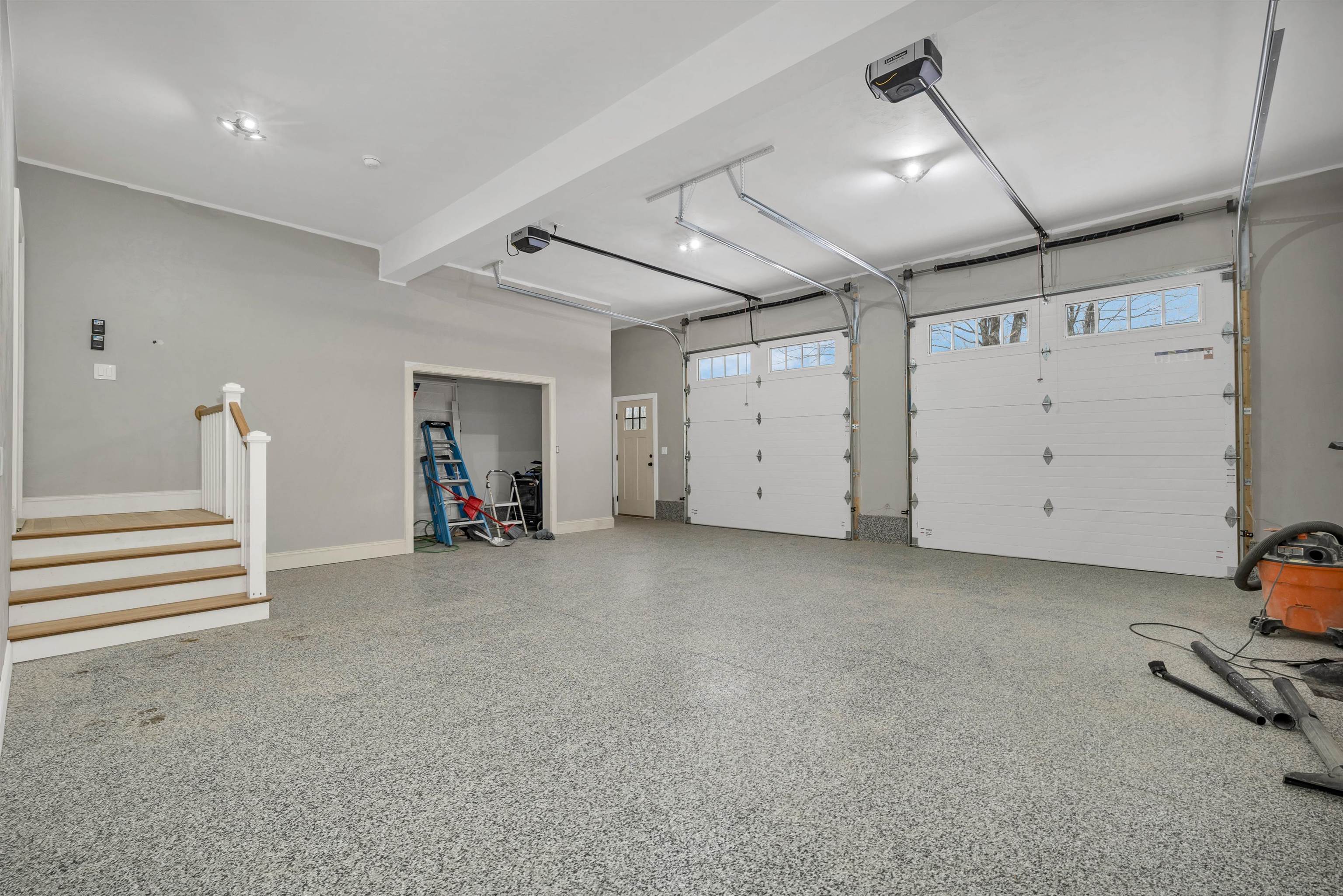 Meredith, New Hampshire, 03253, United States, 4 Bedrooms Bedrooms, ,5 BathroomsBathrooms,Residential,Active,1970998