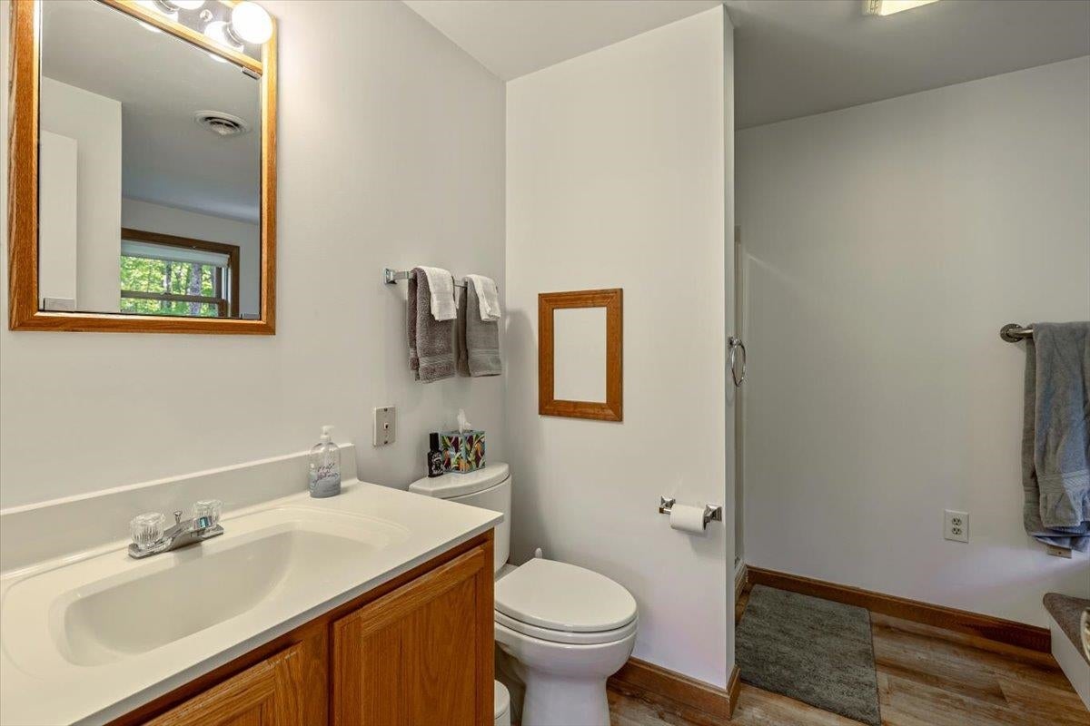 Warren, Vermont, 05674, United States, 5 Bedrooms Bedrooms, ,4 BathroomsBathrooms,Residential,Active,1843881