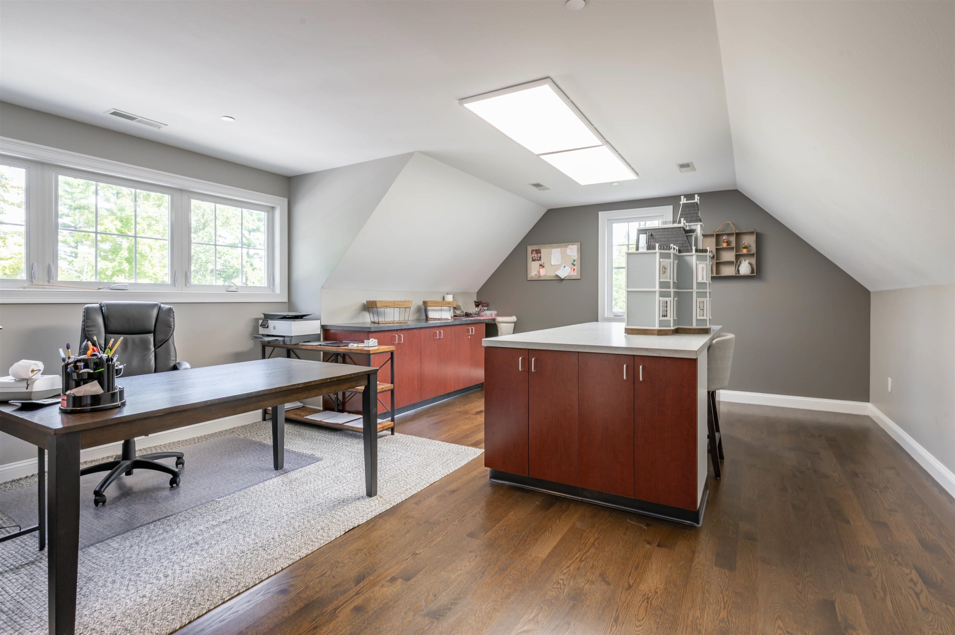 Hollis, New Hampshire, 03049, United States, 4 Bedrooms Bedrooms, ,3 BathroomsBathrooms,Residential,Active,1927665