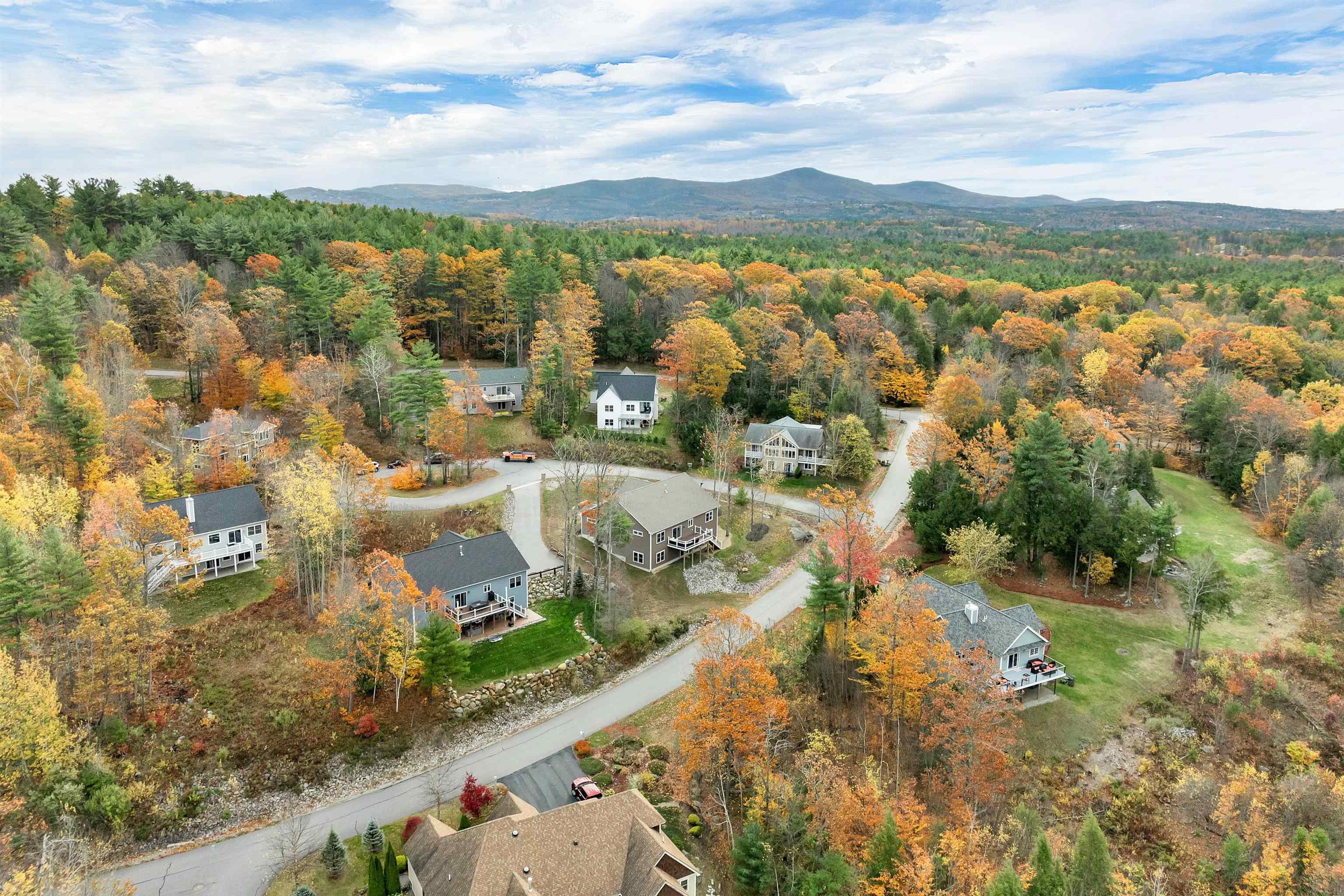 Laconia, New Hampshire, 03246, United States, 4 Bedrooms Bedrooms, ,4 BathroomsBathrooms,Residential,Active,1985603