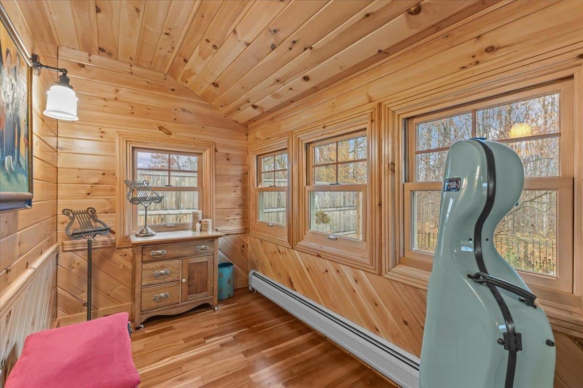 Essex, Vermont, 05452, United States, 4 Bedrooms Bedrooms, ,3 BathroomsBathrooms,Residential,Active,1973542