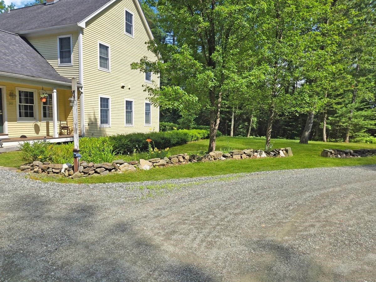 Hartford, Vermont, 05001, United States, 4 Bedrooms Bedrooms, ,4 BathroomsBathrooms,Residential,Active,1941371