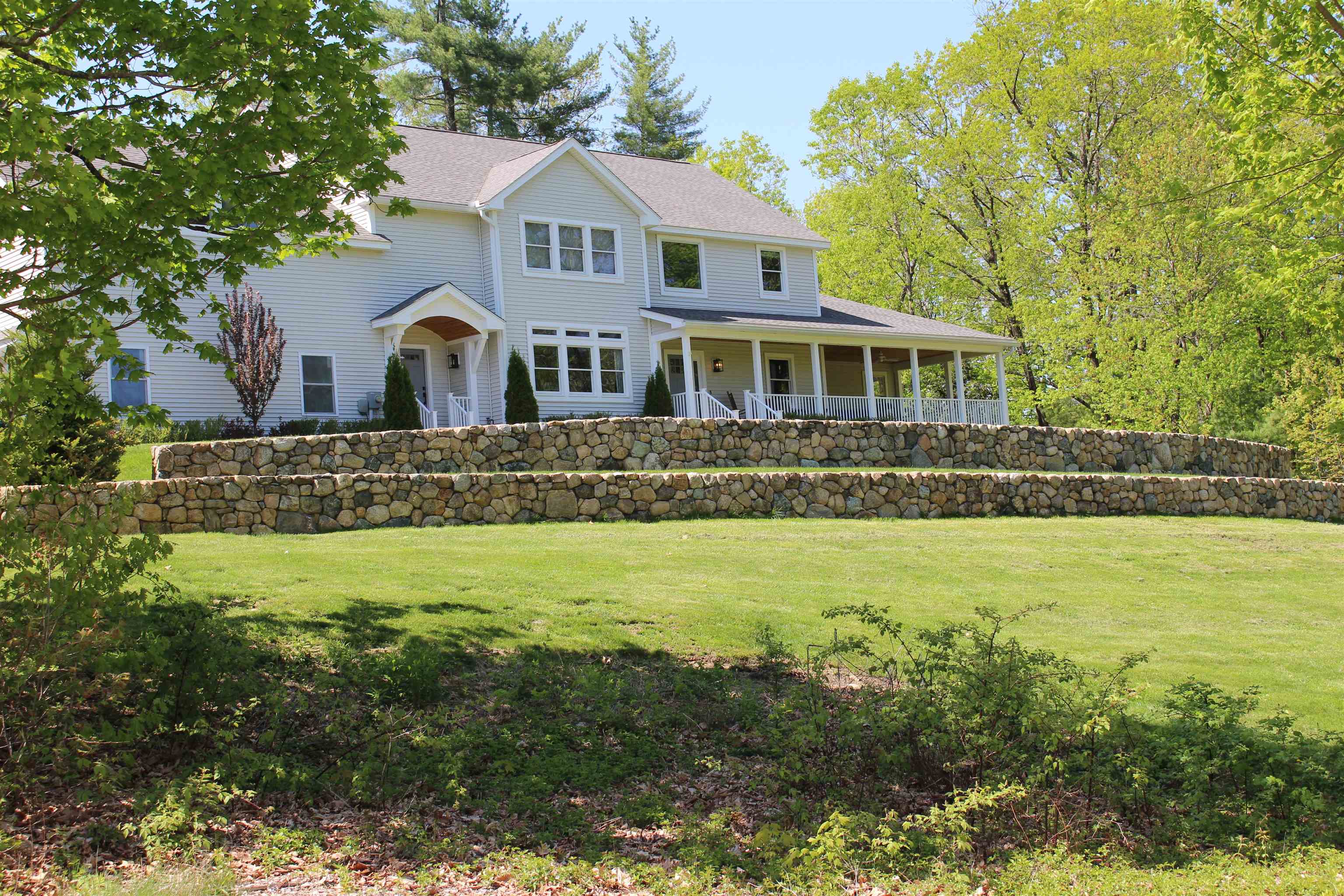 Hollis, New Hampshire, 03049, United States, 4 Bedrooms Bedrooms, ,3 BathroomsBathrooms,Residential,Active,1739736