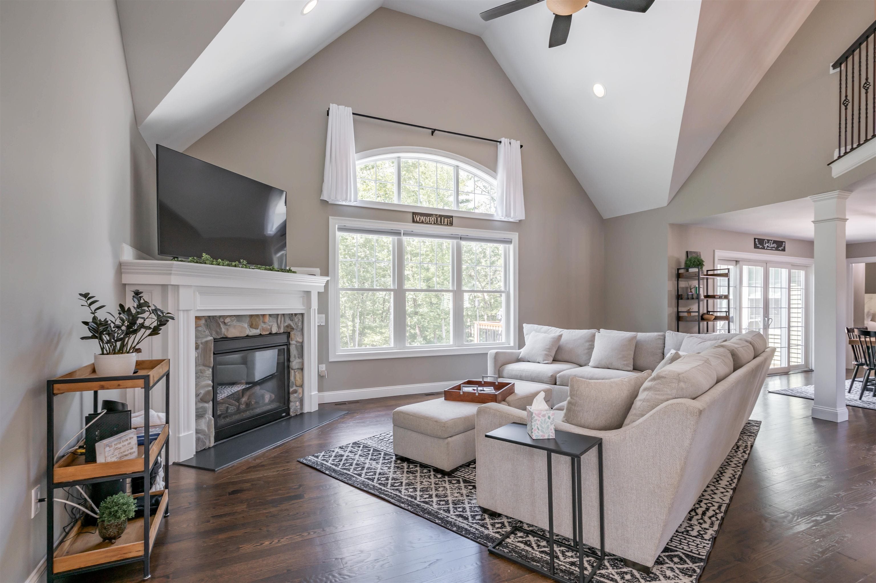 Hollis, New Hampshire, 03049, United States, 4 Bedrooms Bedrooms, ,3 BathroomsBathrooms,Residential,Active,1927665