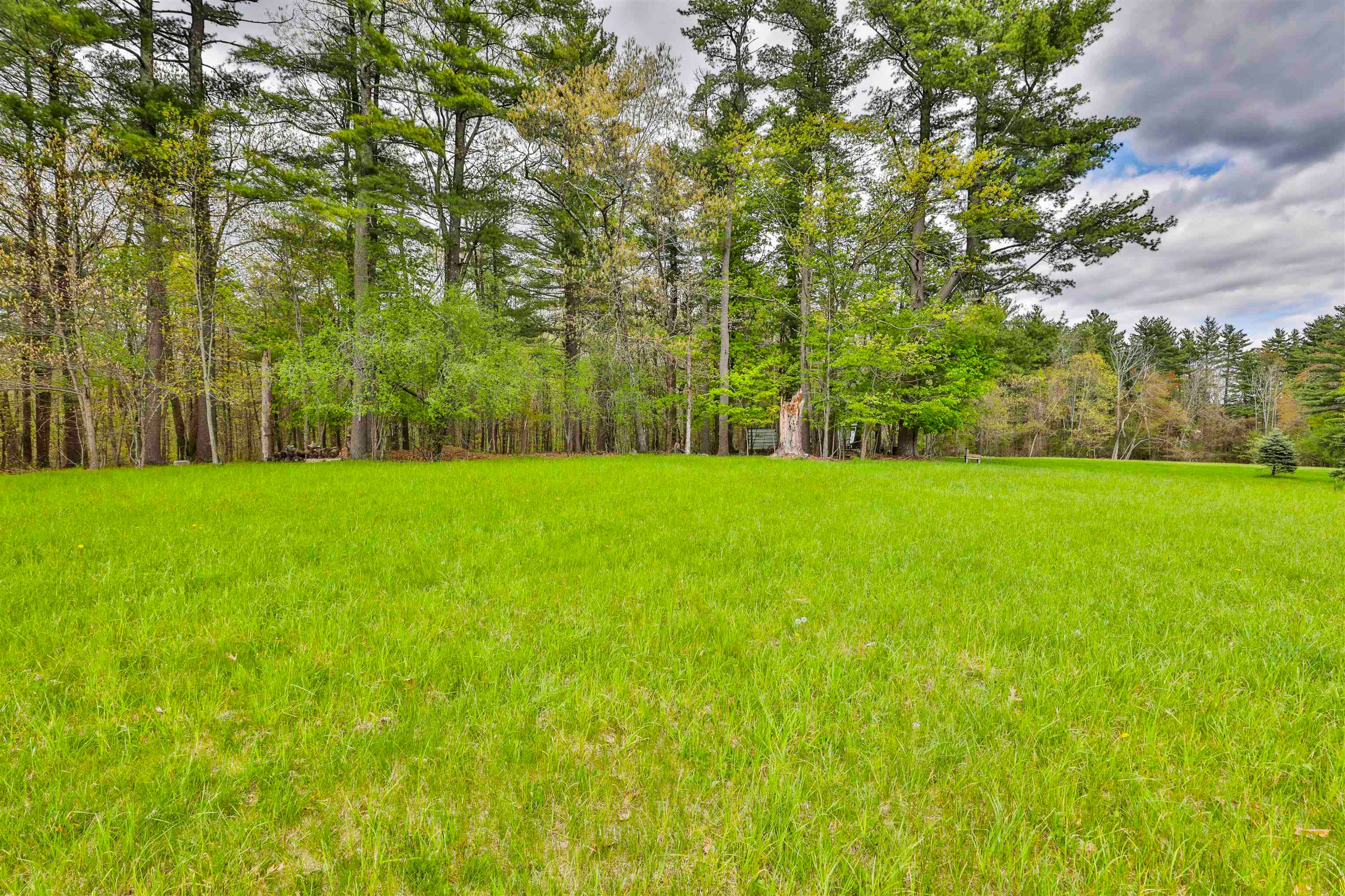 Derry, New Hampshire, 03038, United States, 3 Bedrooms Bedrooms, ,2 BathroomsBathrooms,Residential,Pending,2045748