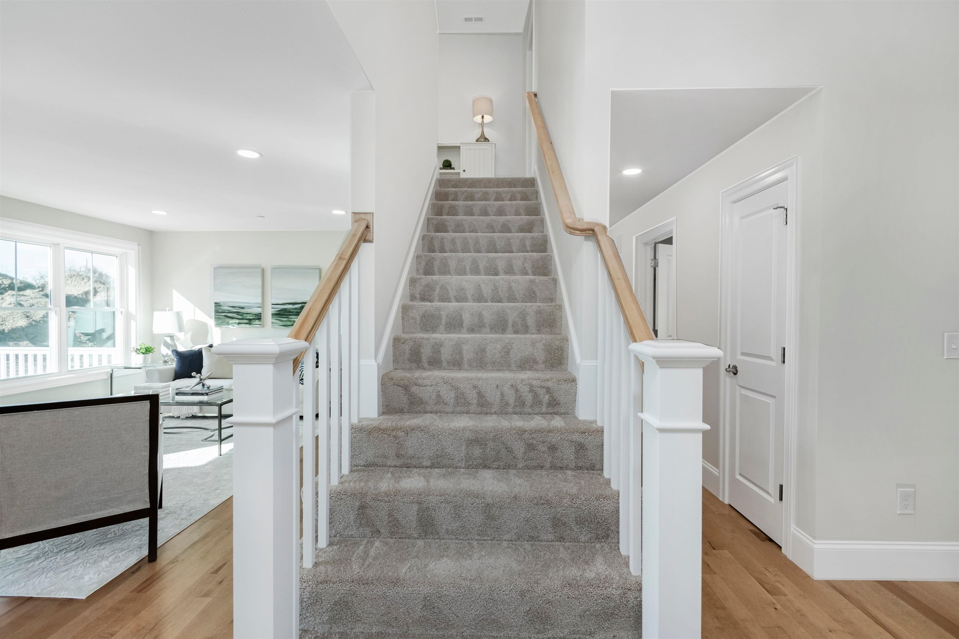 Hudson, New Hampshire, 03051, United States, 5 Bedrooms Bedrooms, ,4 BathroomsBathrooms,Residential,Active,1945207