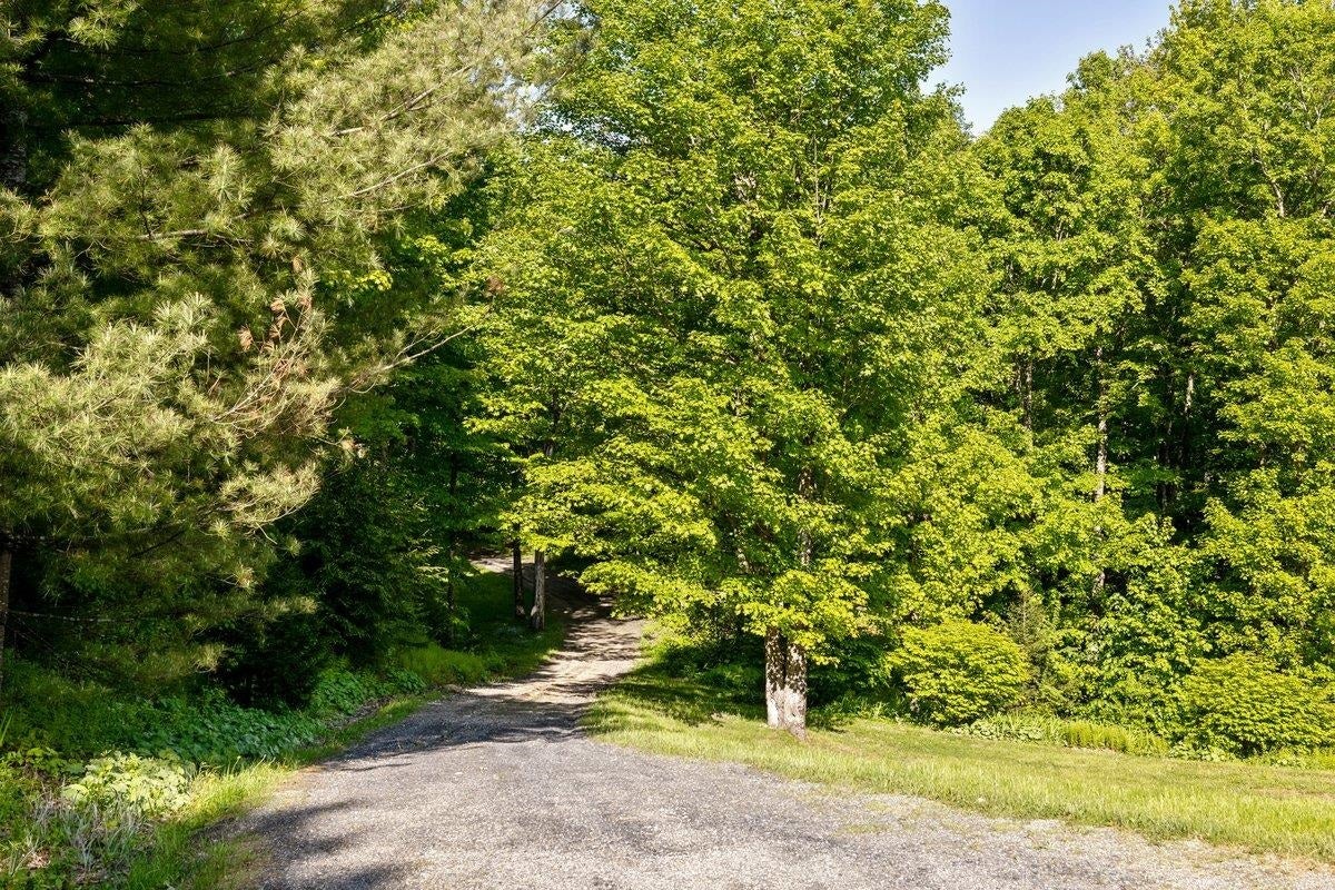 Warren, Vermont, 05674, United States, 5 Bedrooms Bedrooms, ,4 BathroomsBathrooms,Residential,Active,1843881