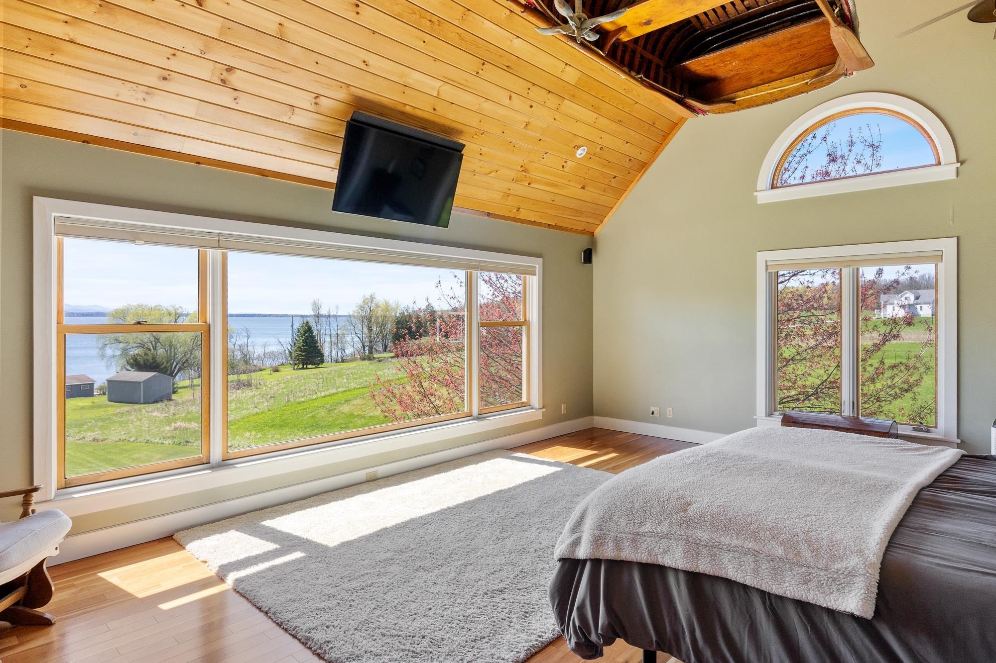 South Hero, Vermont, 05486, United States, 3 Bedrooms Bedrooms, ,5 BathroomsBathrooms,Residential,Active,2045566