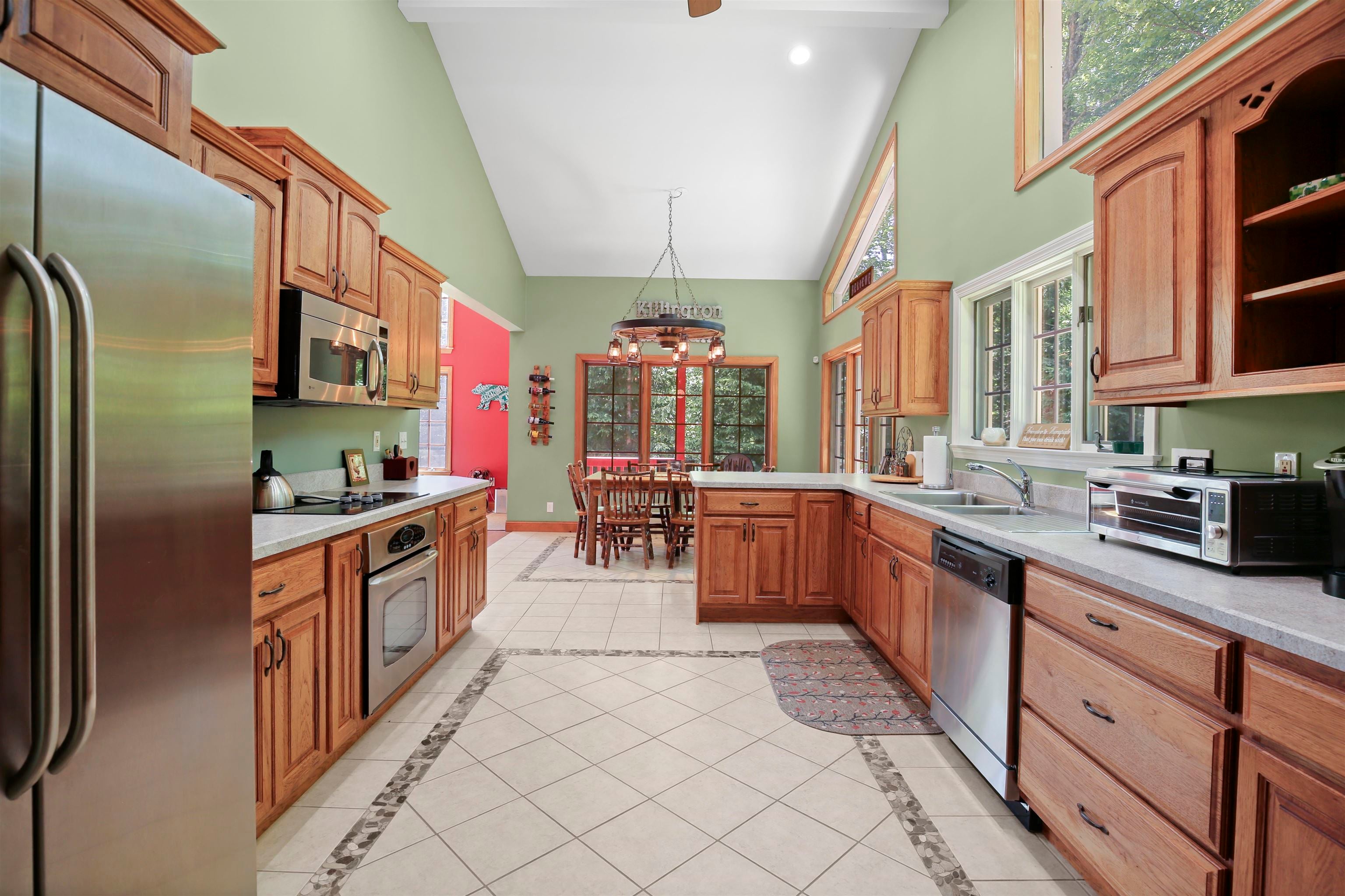 Killington, Vermont, 05751, United States, 3 Bedrooms Bedrooms, ,3 BathroomsBathrooms,Residential,Active,1884979