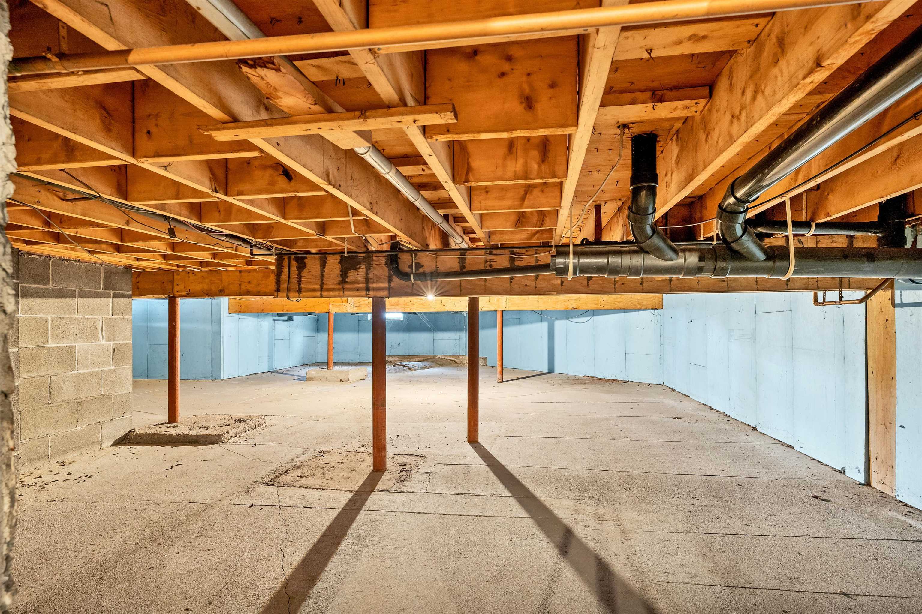 Hebron, New Hampshire, 03241, United States, 4 Bedrooms Bedrooms, ,4 BathroomsBathrooms,Residential,Pending,2009160