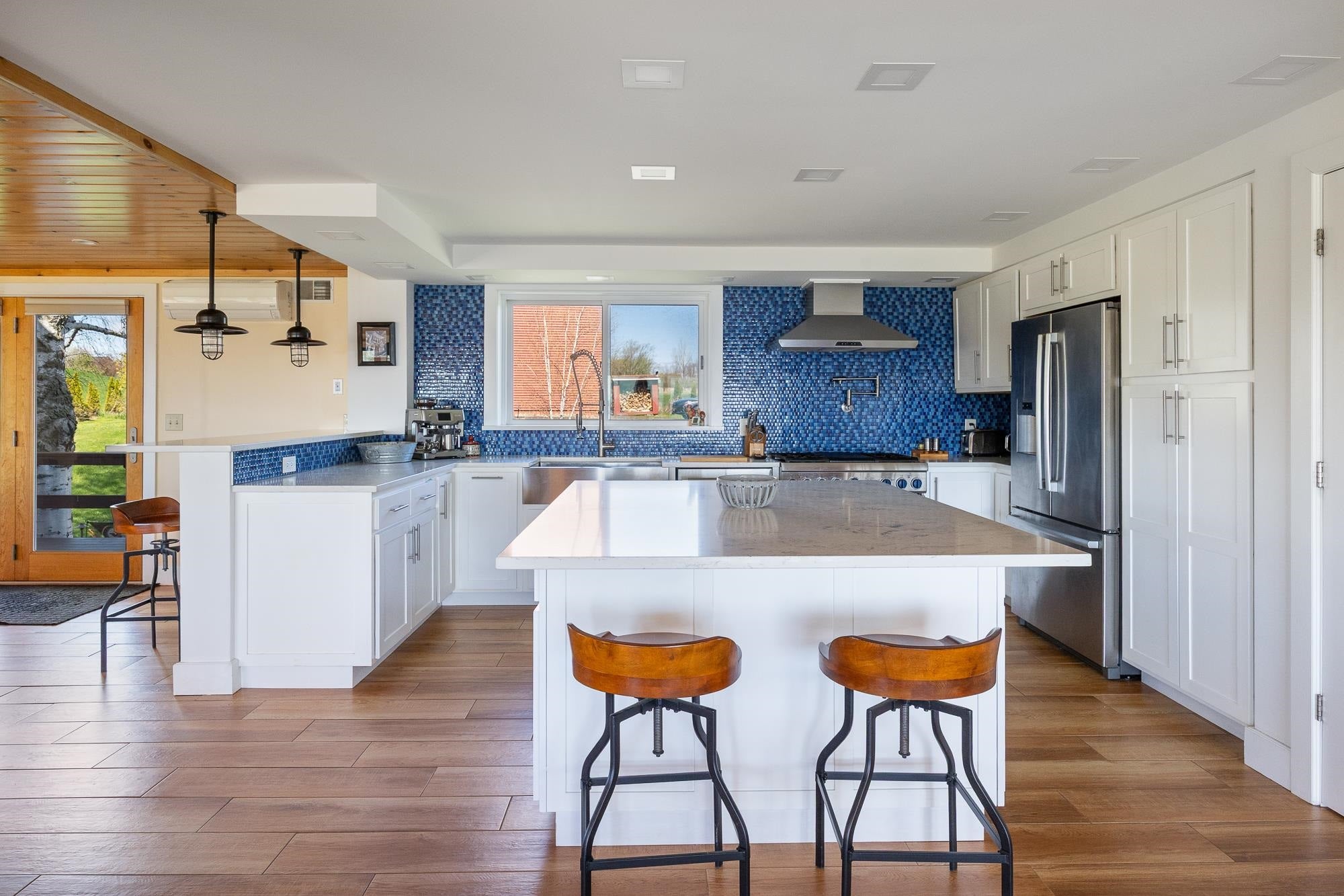 South Hero, Vermont, 05486, United States, 3 Bedrooms Bedrooms, ,5 BathroomsBathrooms,Residential,Active,2045566