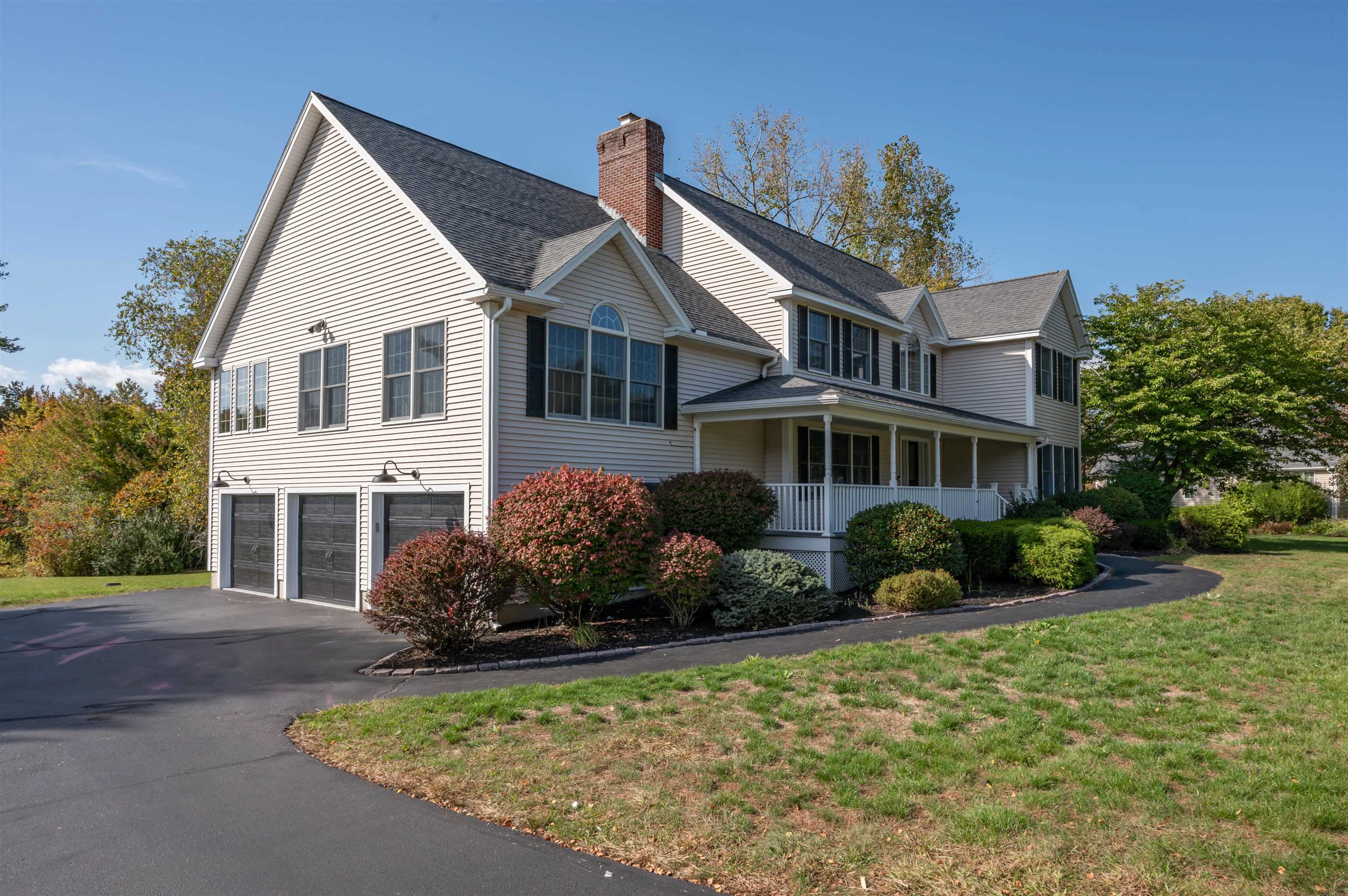 Salem, New Hampshire, 03079, United States, 4 Bedrooms Bedrooms, ,4 BathroomsBathrooms,Residential,Active,1953671