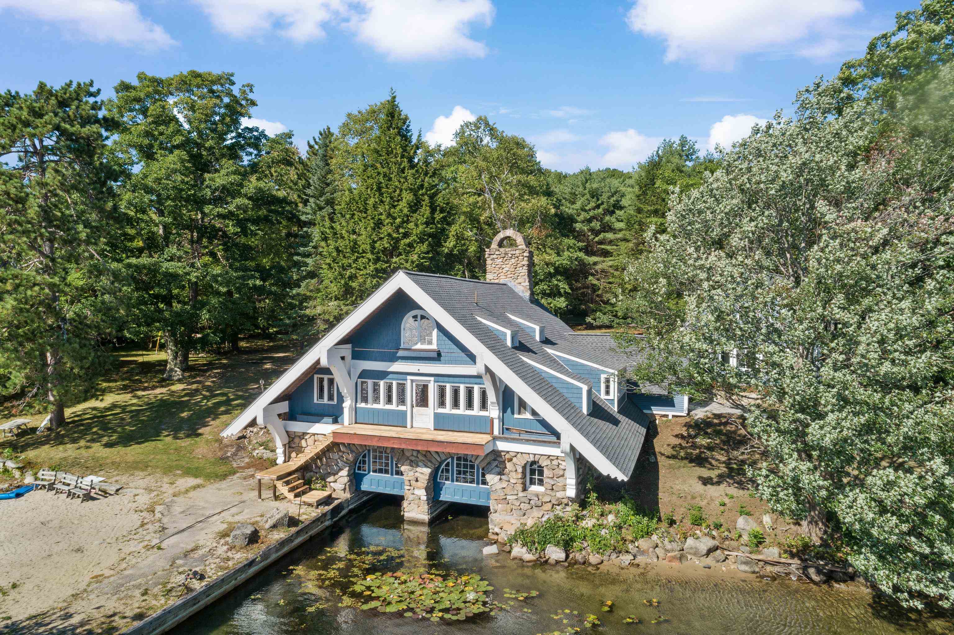 Moultonborough, New Hampshire, 03254, United States, 6 Bedrooms Bedrooms, ,3 BathroomsBathrooms,Residential,Active,1798037