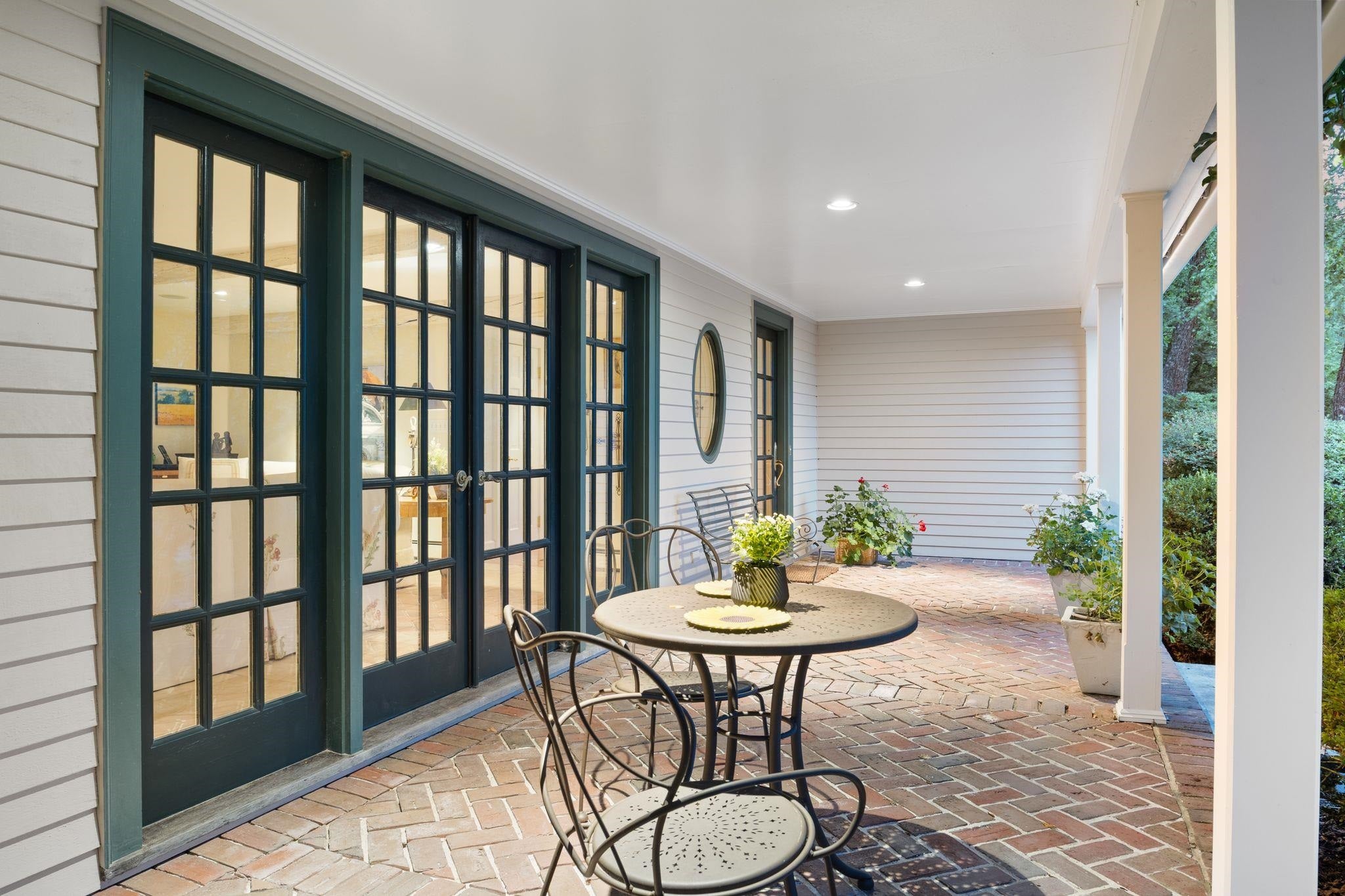 Hampton Falls, New Hampshire, 03844, United States, 4 Bedrooms Bedrooms, ,4 BathroomsBathrooms,Residential,Pending,2006809