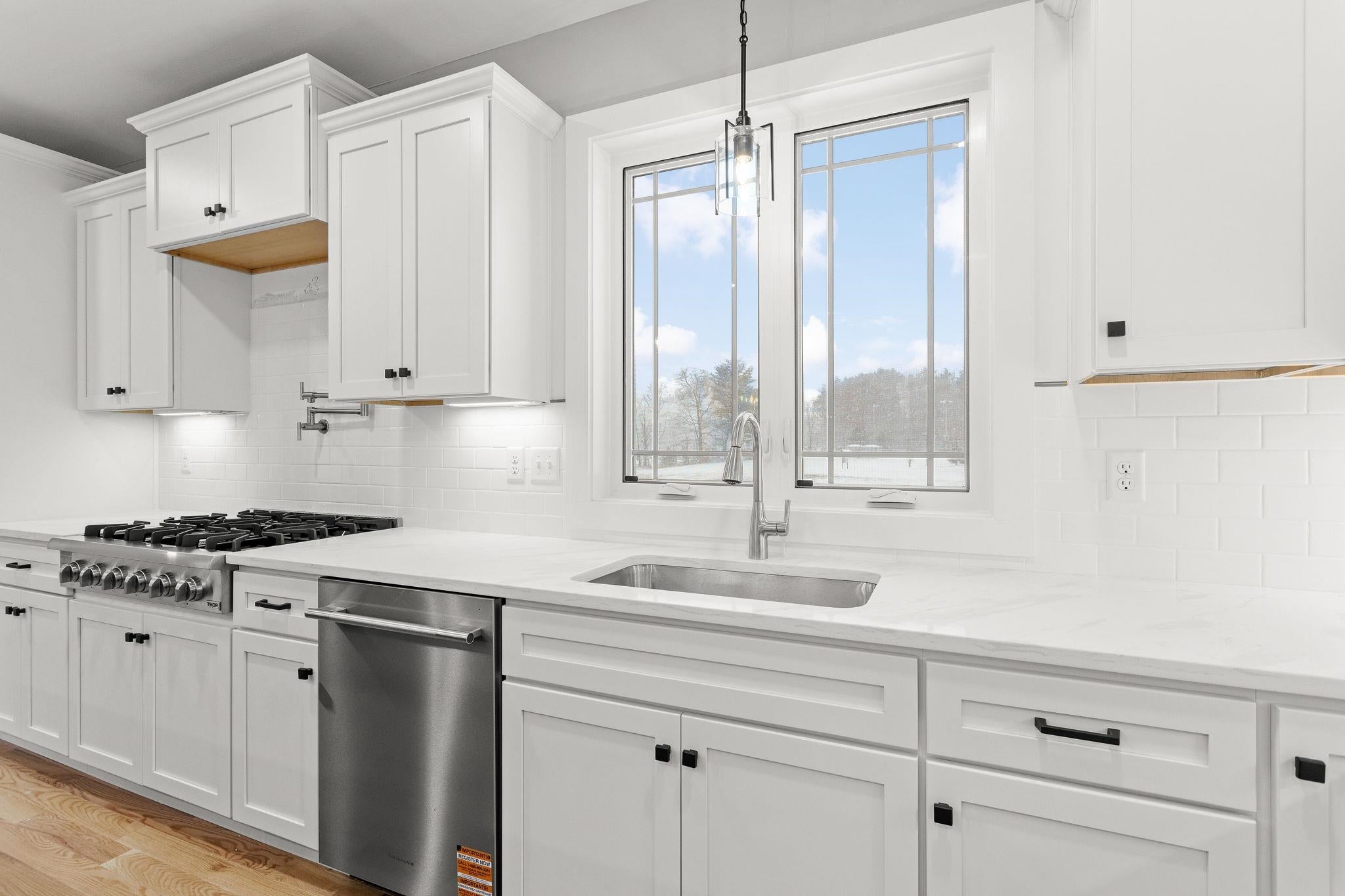 Auburn, New Hampshire, 03032, United States, 4 Bedrooms Bedrooms, ,4 BathroomsBathrooms,Residential,Active,2001063