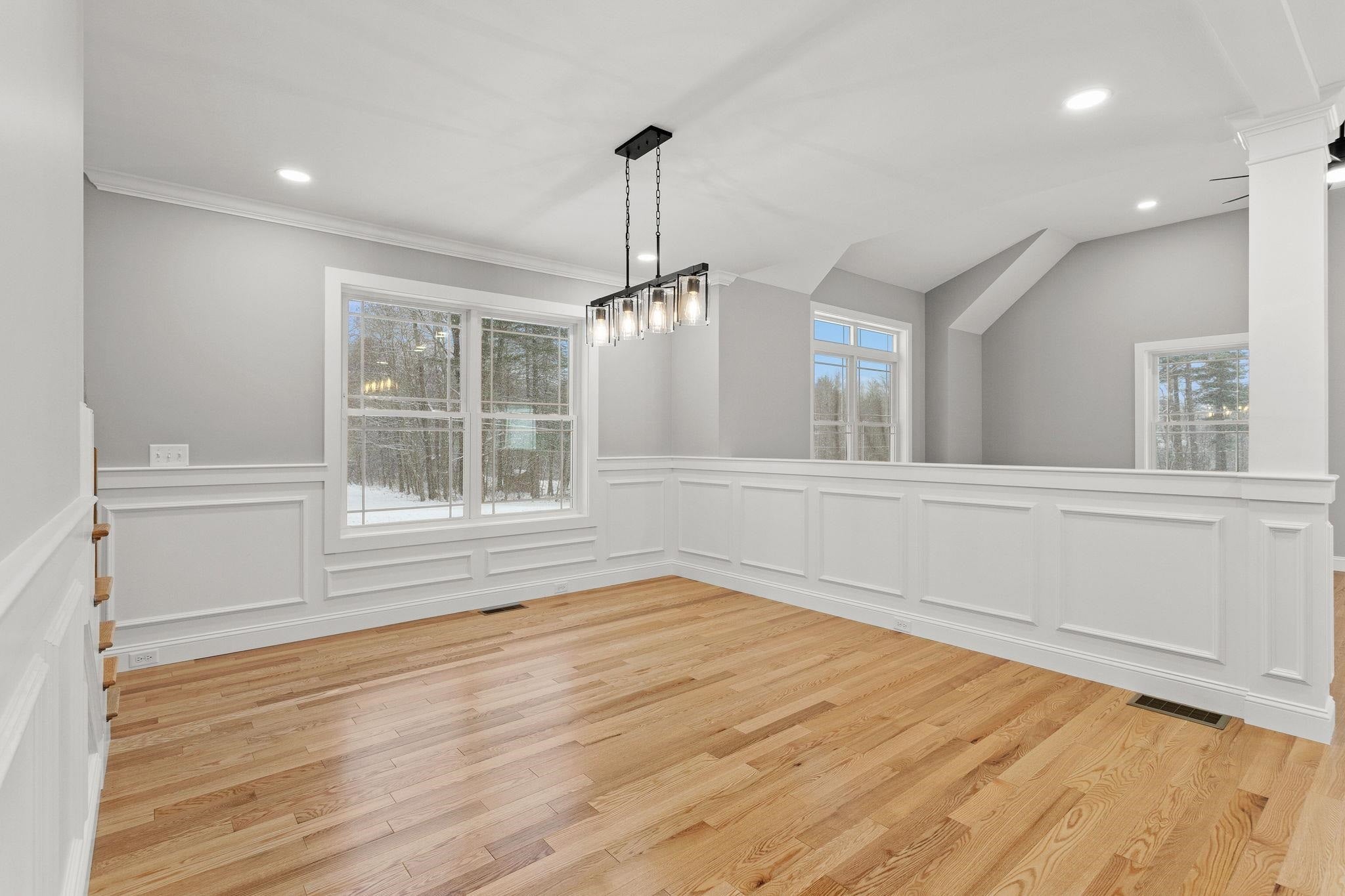 Auburn, New Hampshire, 03032, United States, 4 Bedrooms Bedrooms, ,4 BathroomsBathrooms,Residential,Active,2001063