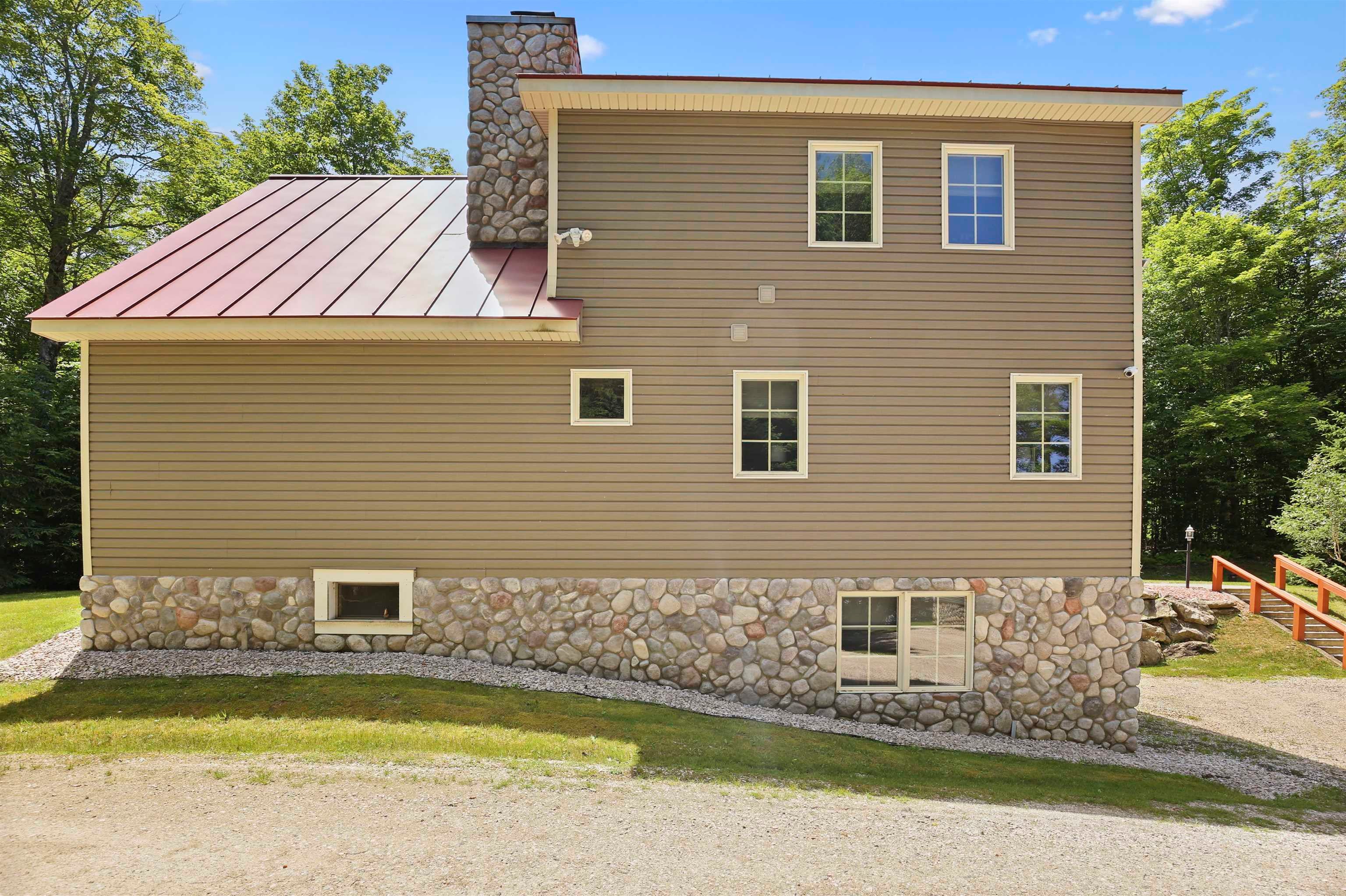 Killington, Vermont, 05751, United States, 3 Bedrooms Bedrooms, ,3 BathroomsBathrooms,Residential,Active,1884979