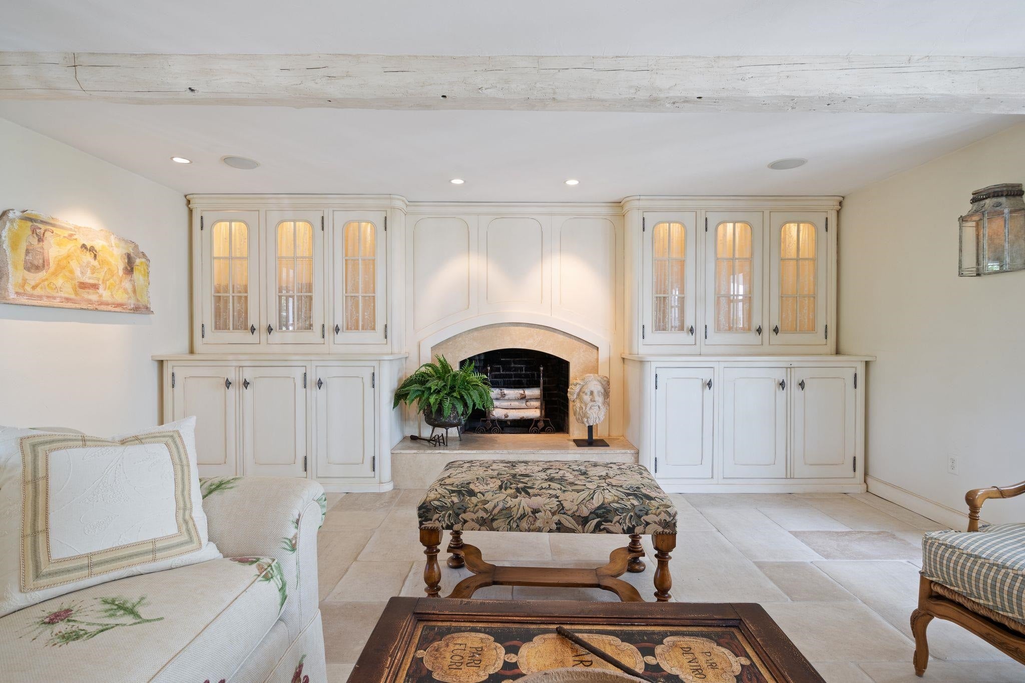 Hampton Falls, New Hampshire, 03844, United States, 4 Bedrooms Bedrooms, ,4 BathroomsBathrooms,Residential,Pending,2006809